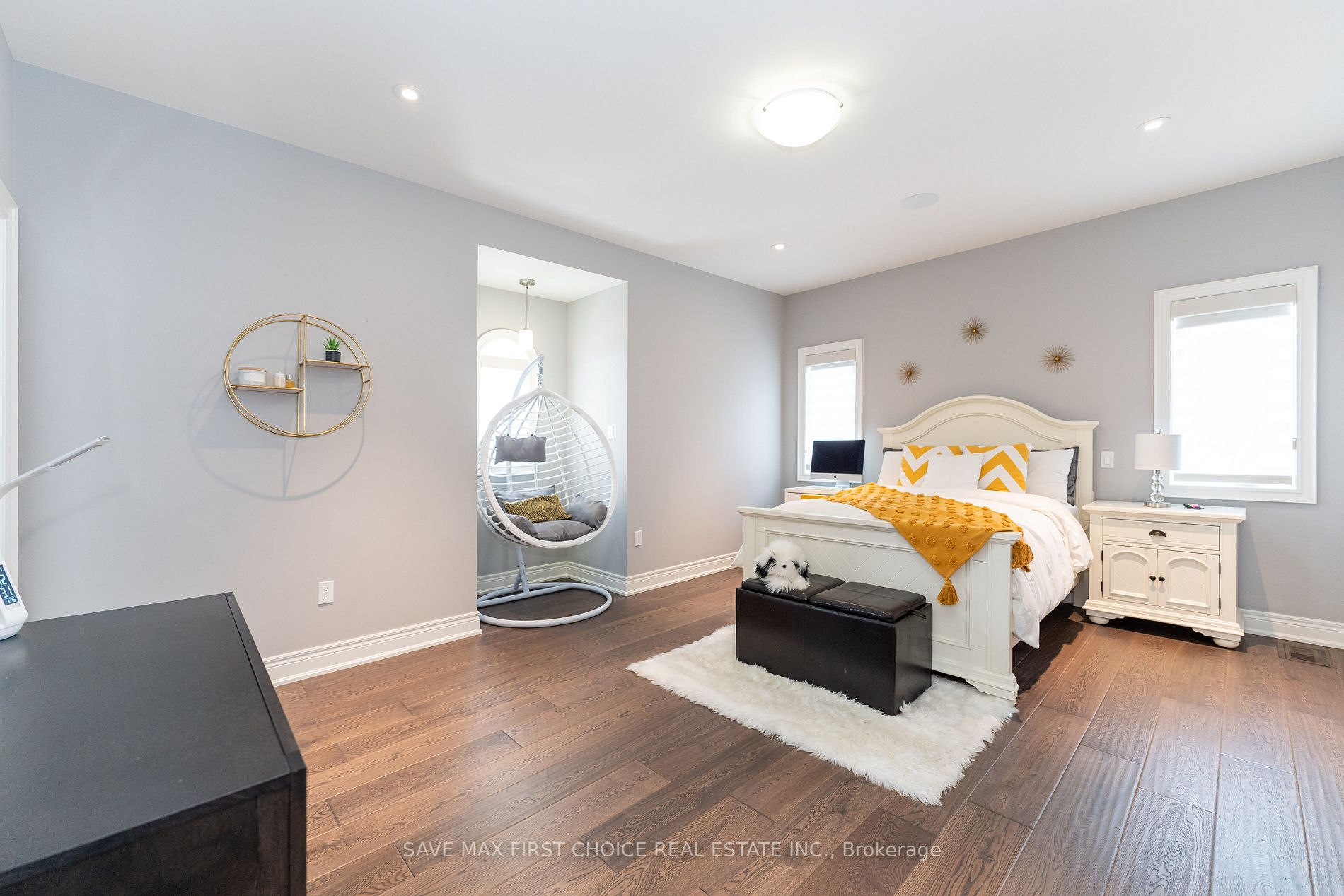 101 Lampman Dr