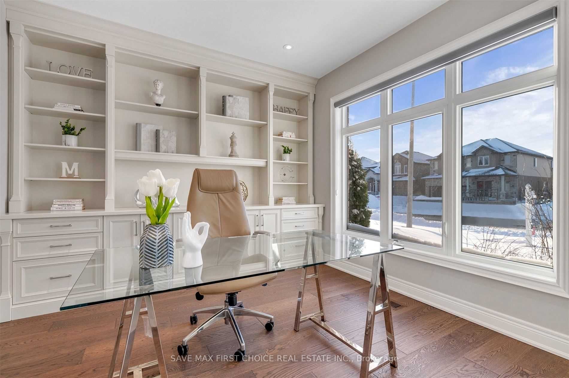 101 Lampman Dr