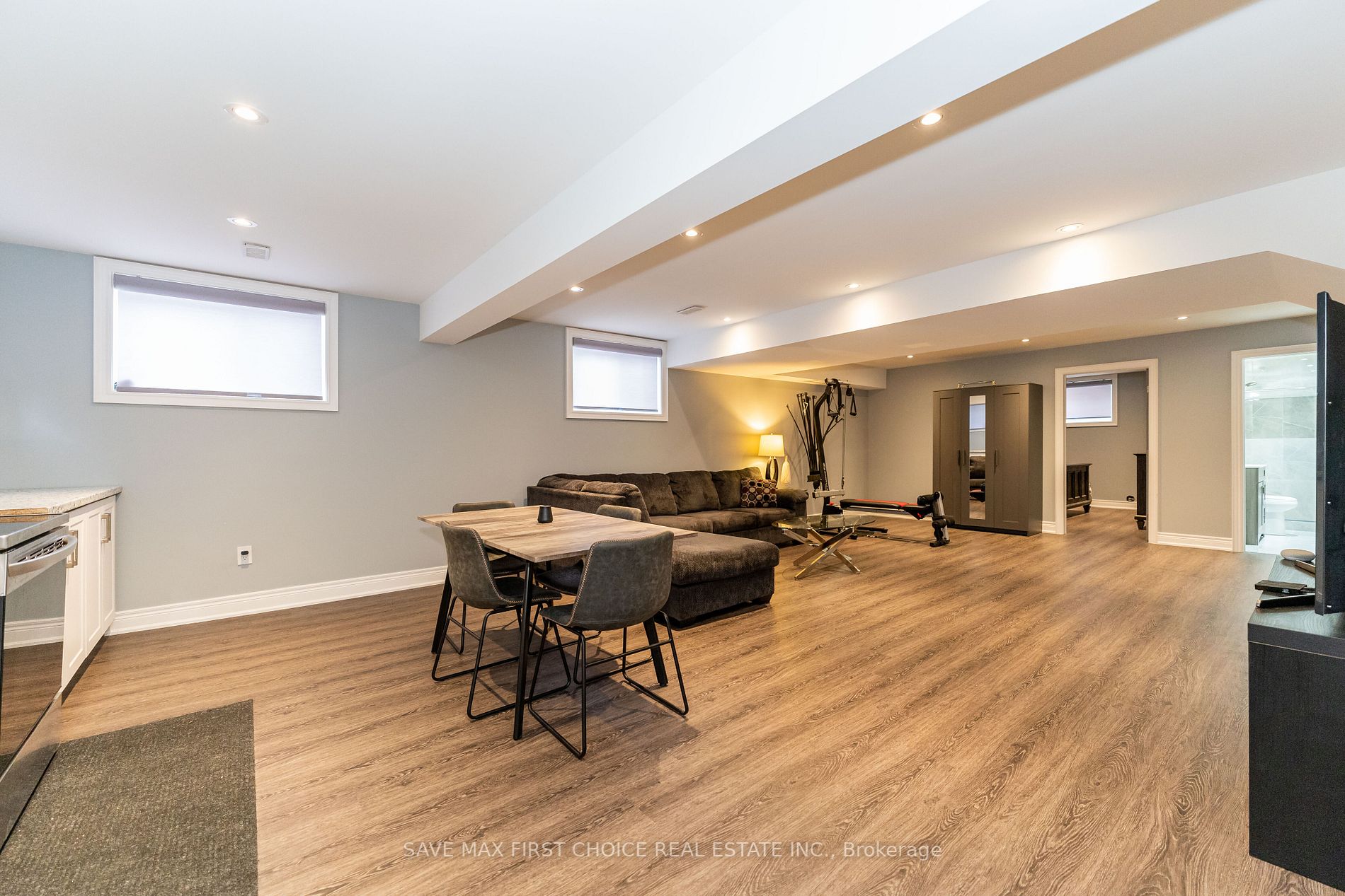 101 Lampman Dr