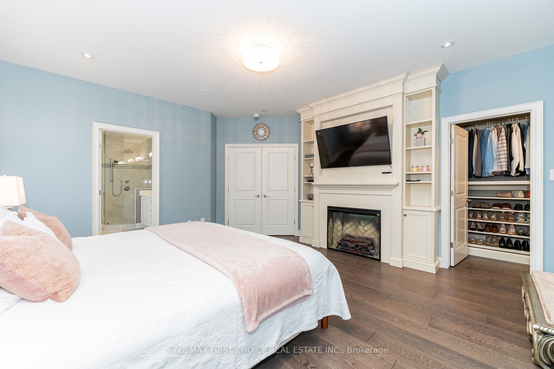 101 Lampman Dr