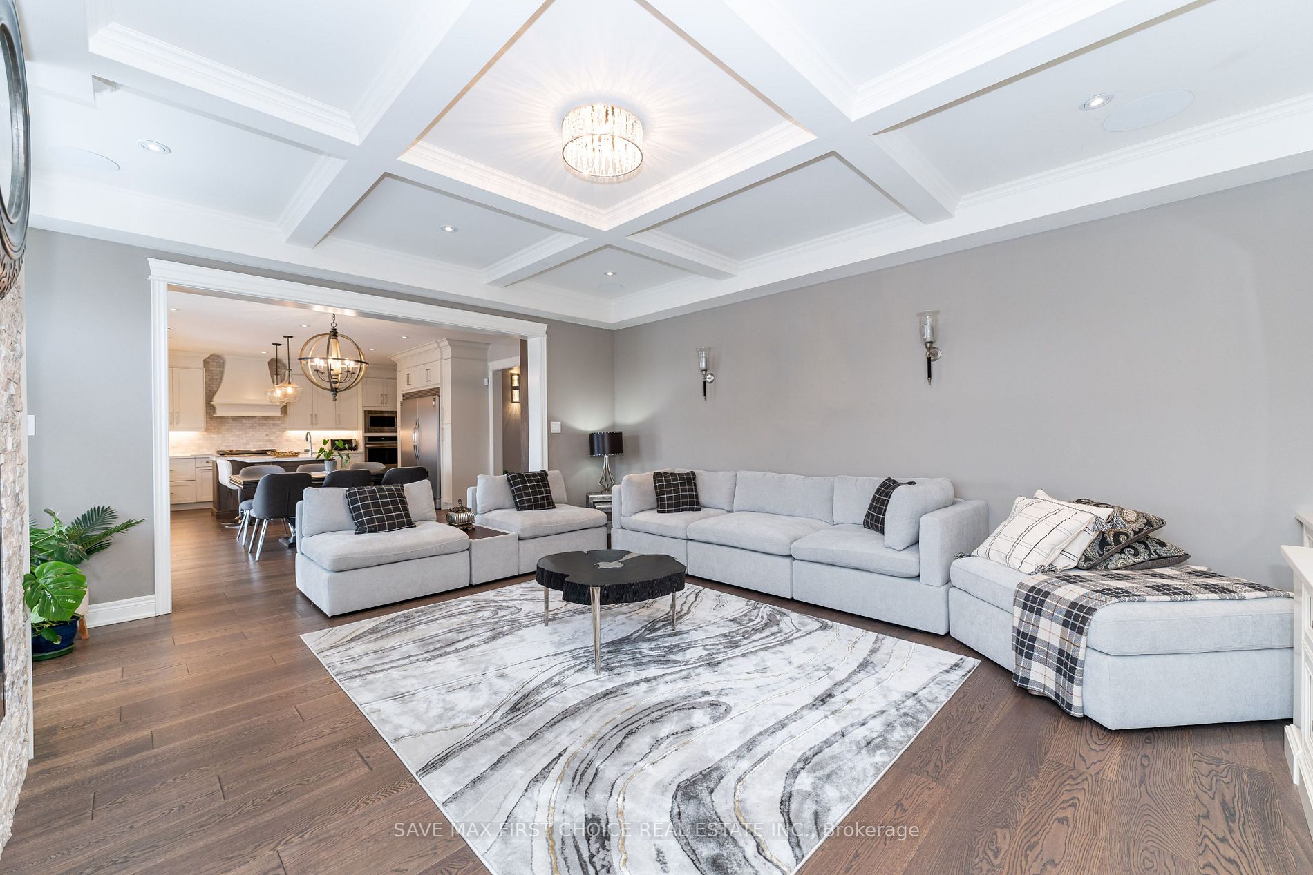 101 Lampman Dr