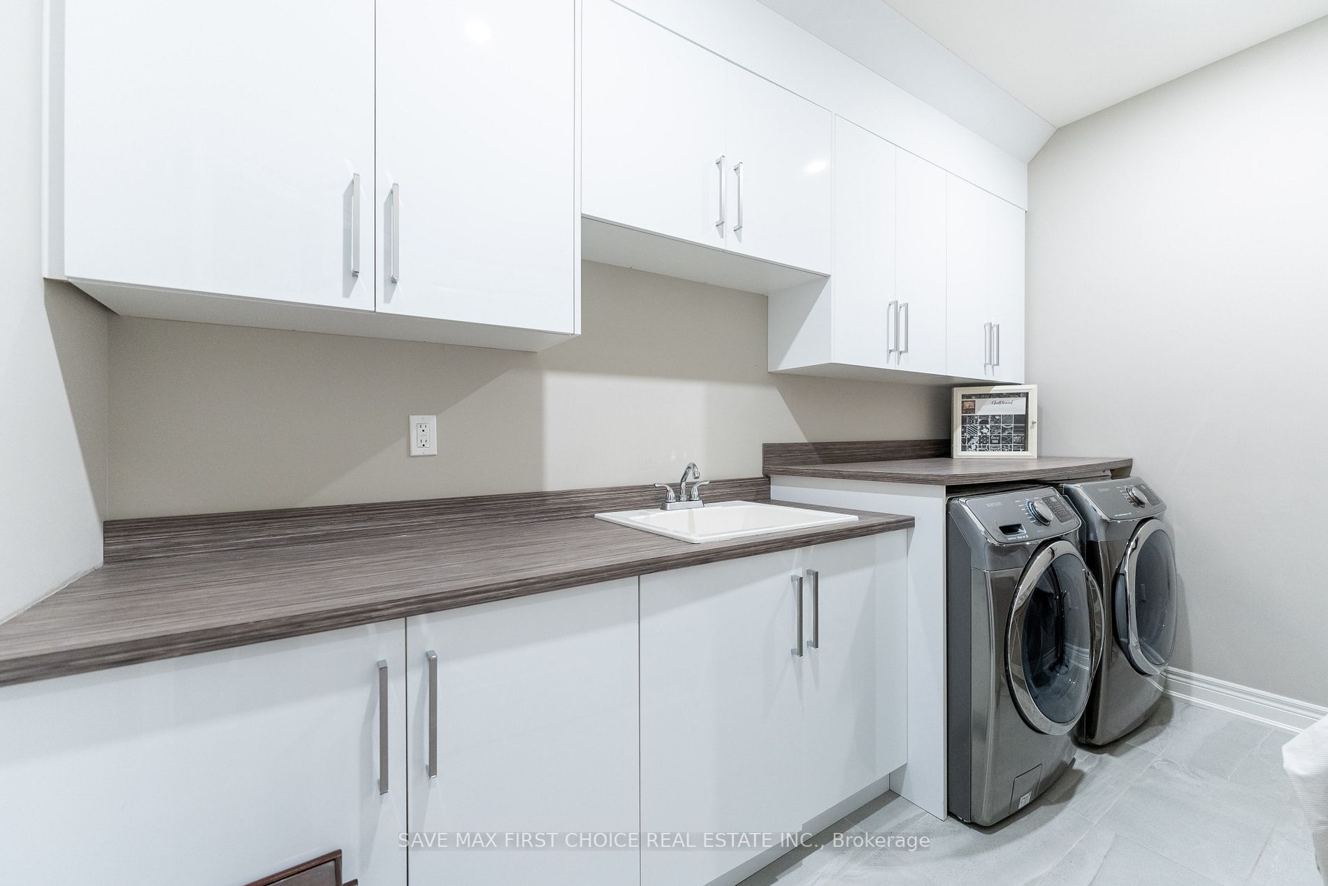 101 Lampman Dr