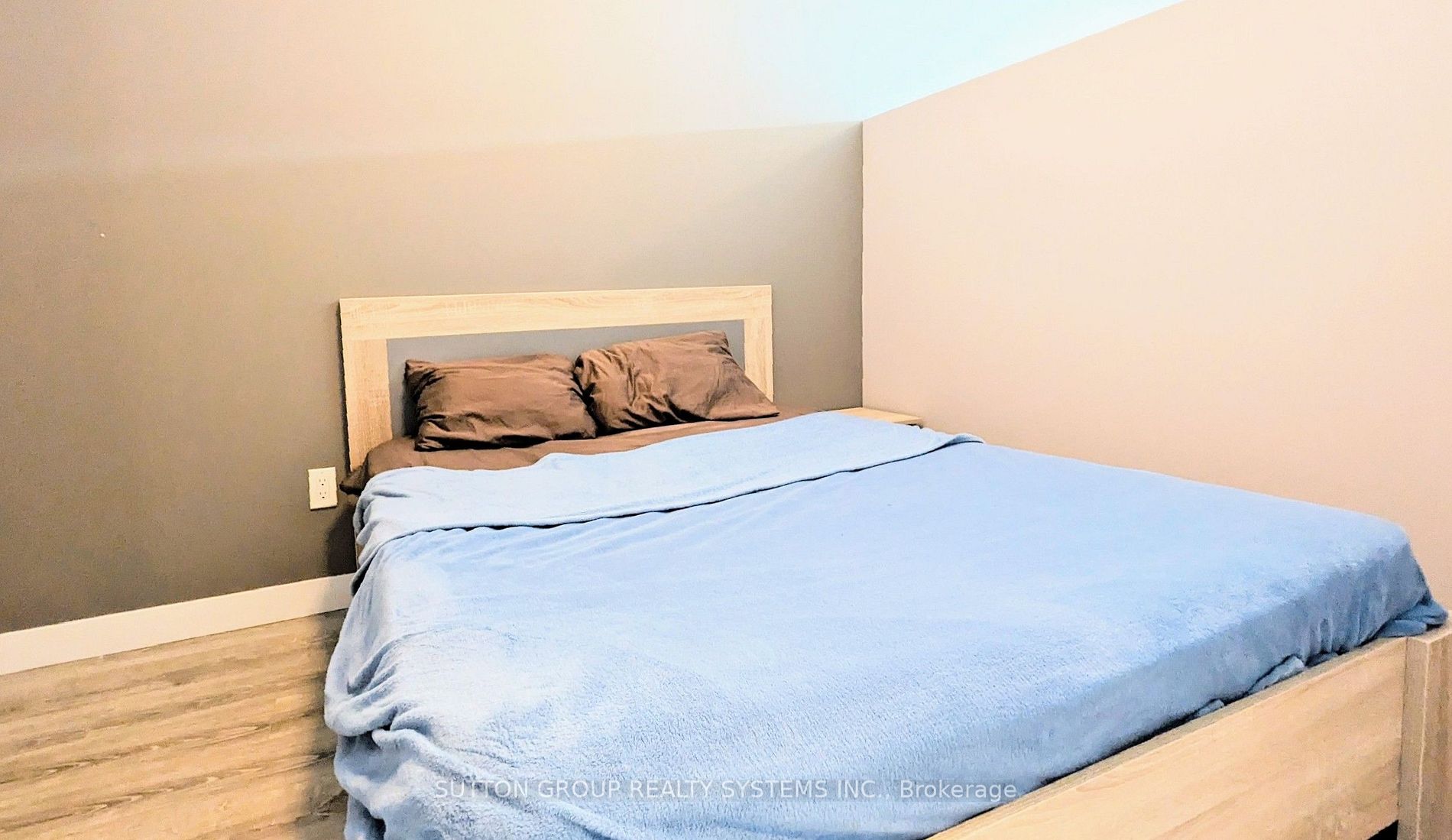 250 Albert Street, #504