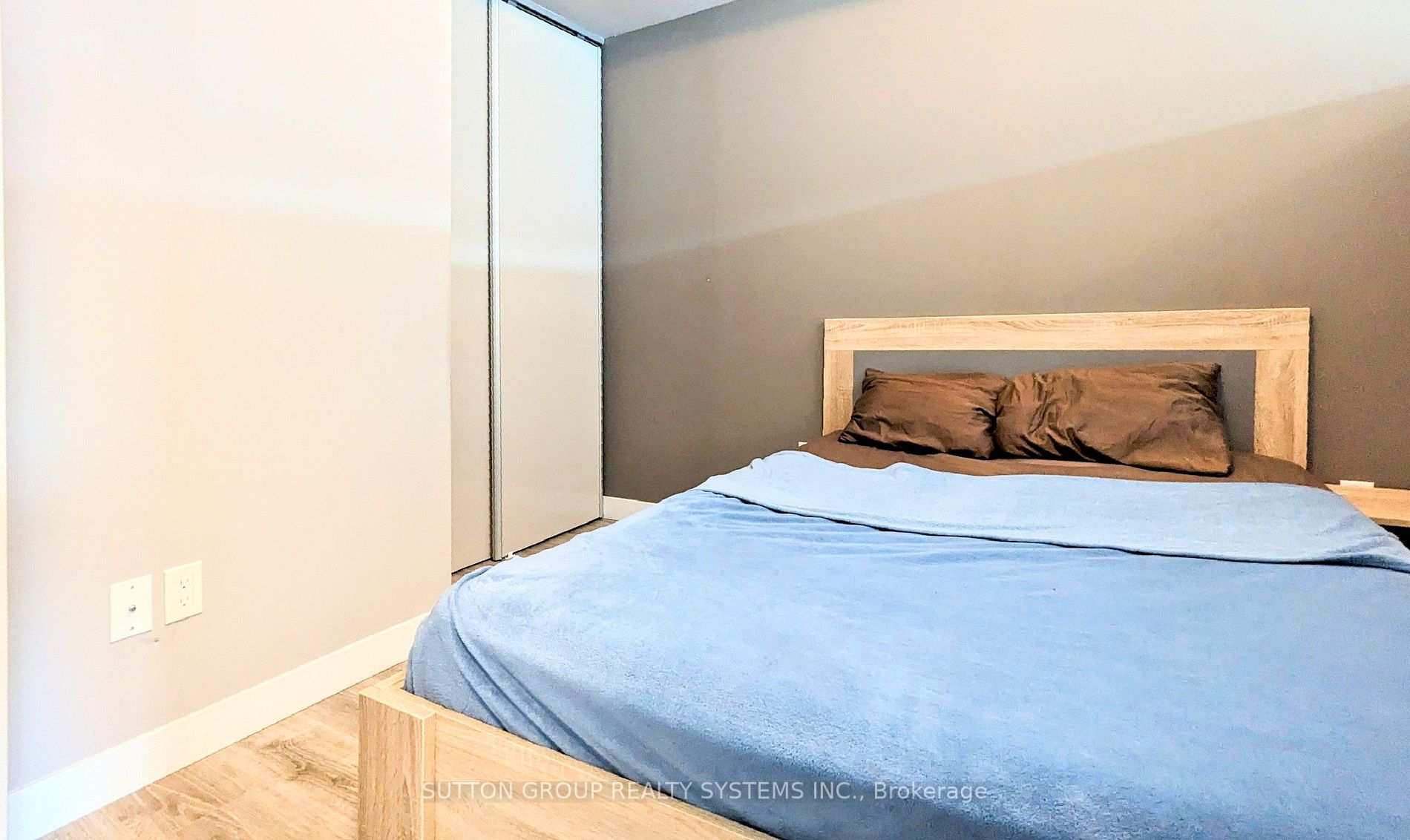 250 Albert Street, #504