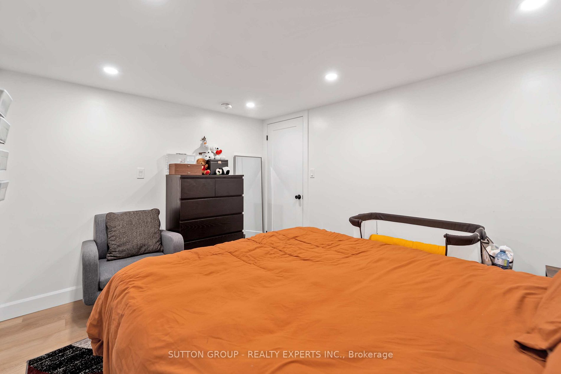 384 Victoria Road N