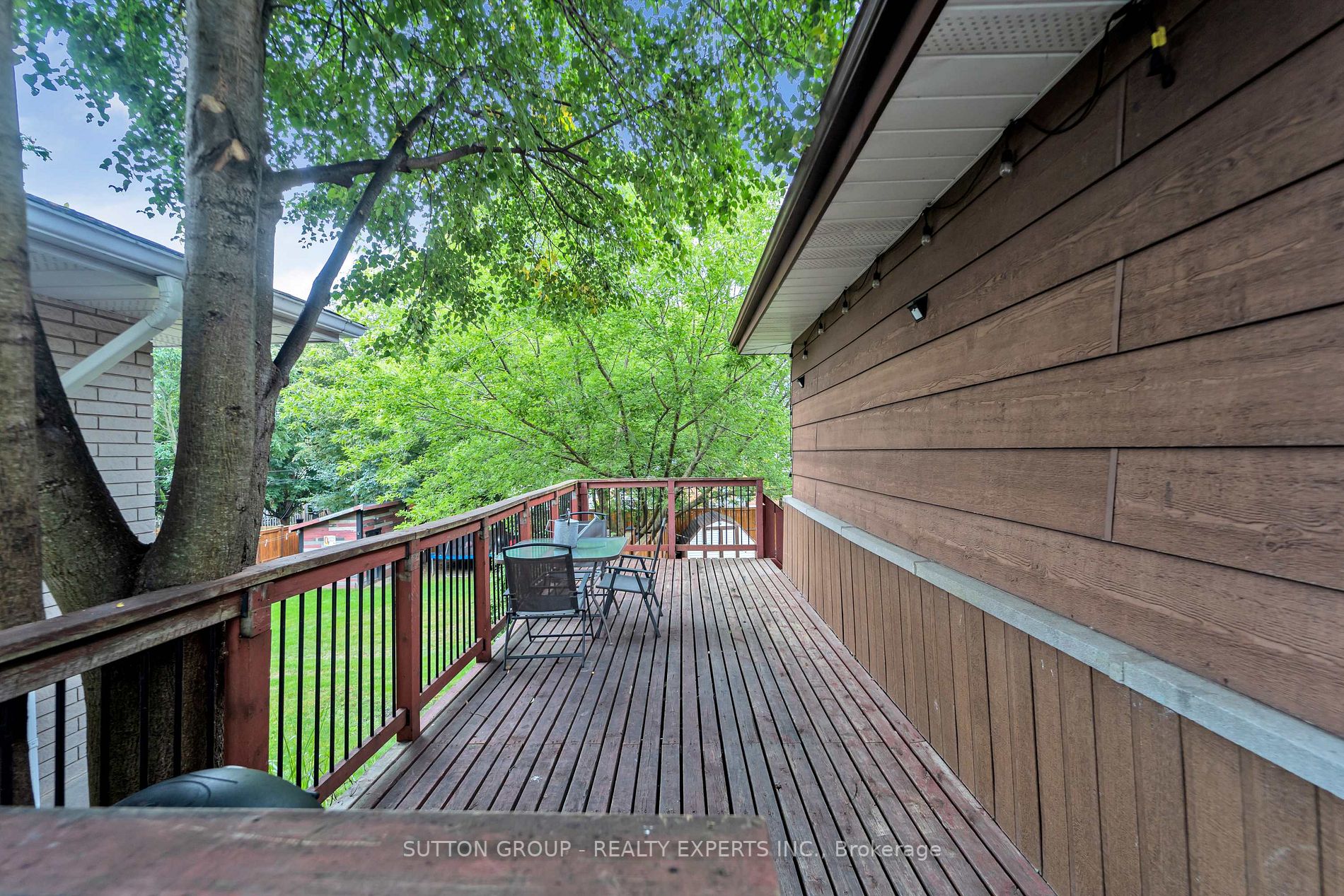 384 Victoria Road N