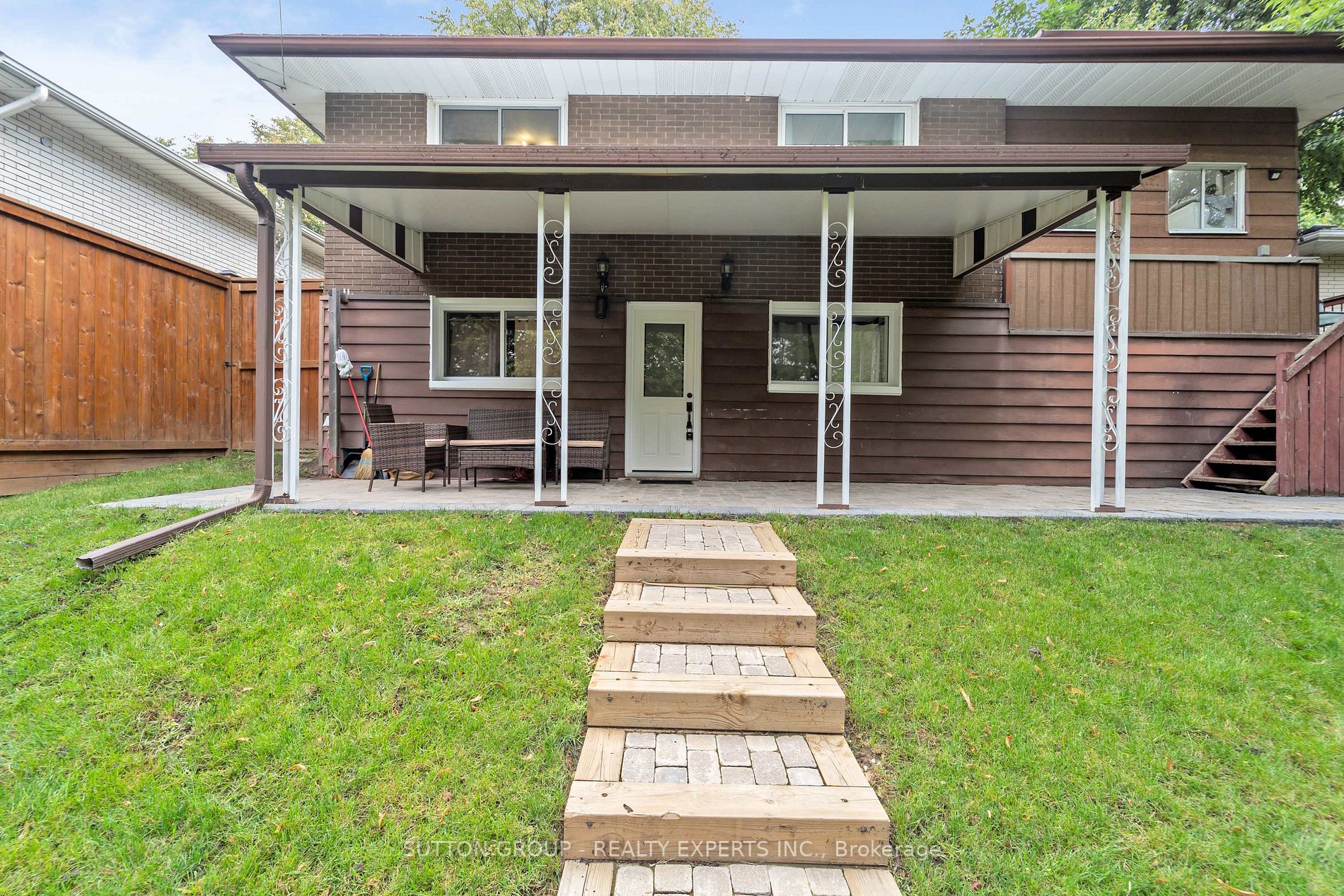 384 Victoria Road N