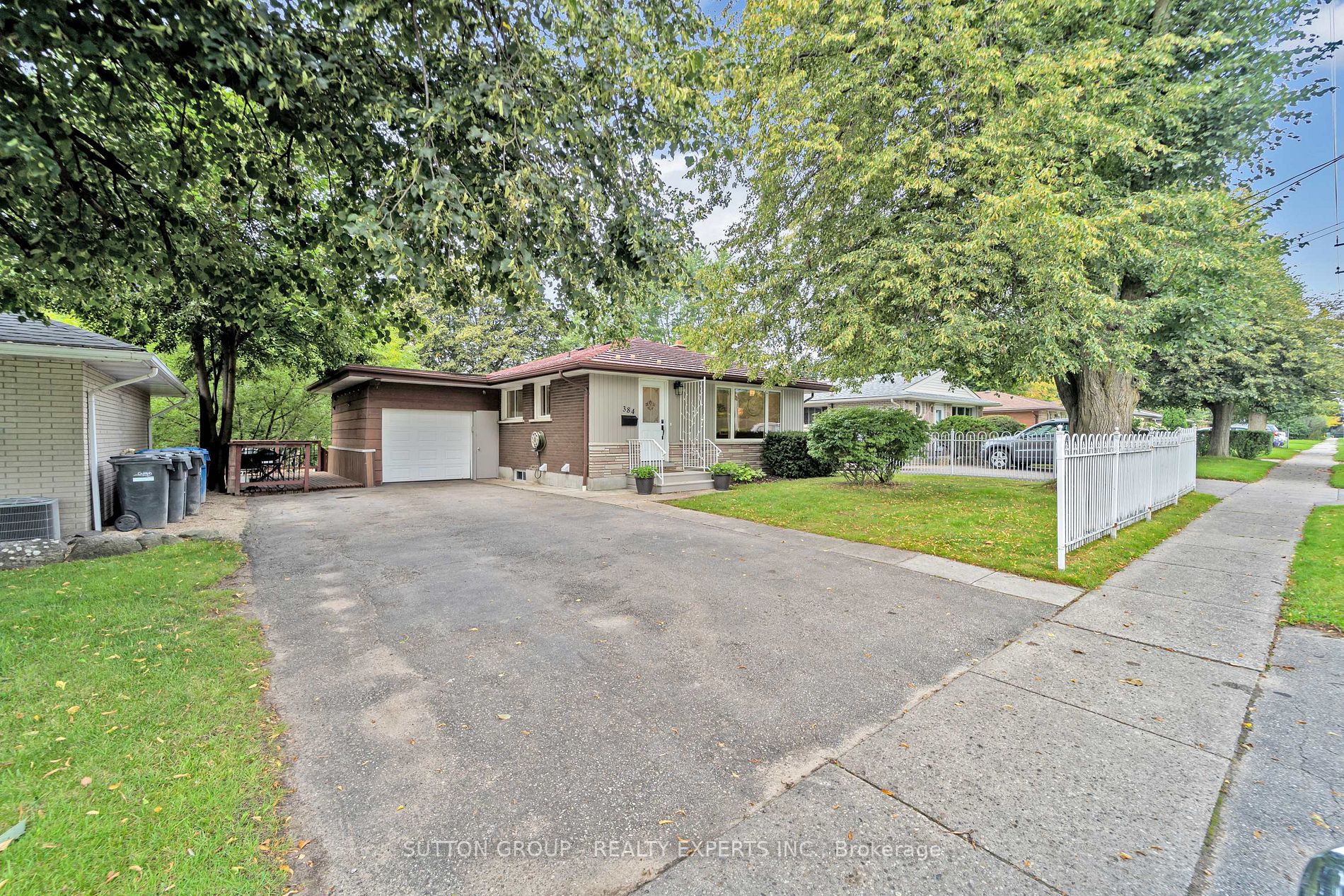 384 Victoria Road N