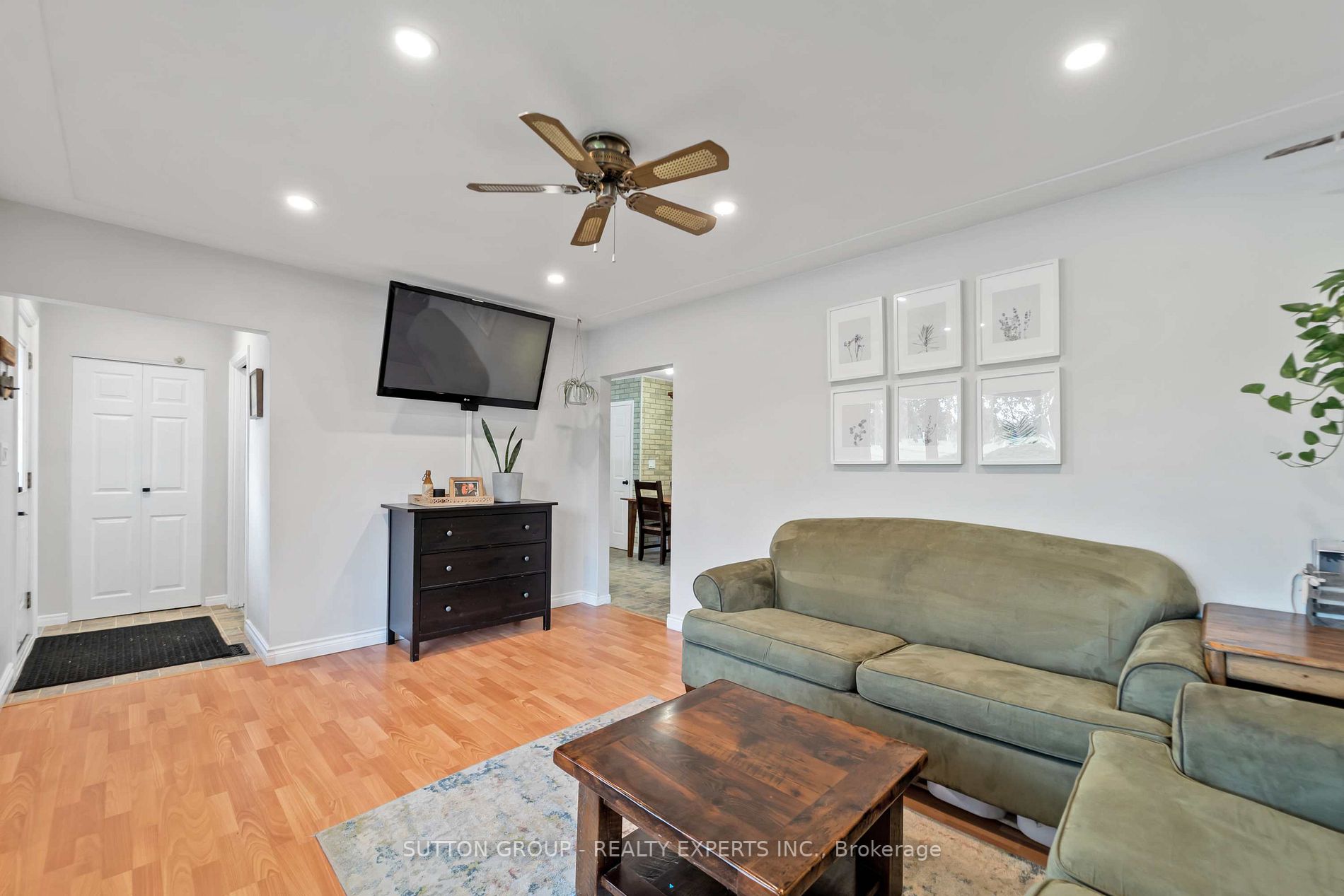 384 Victoria Road N
