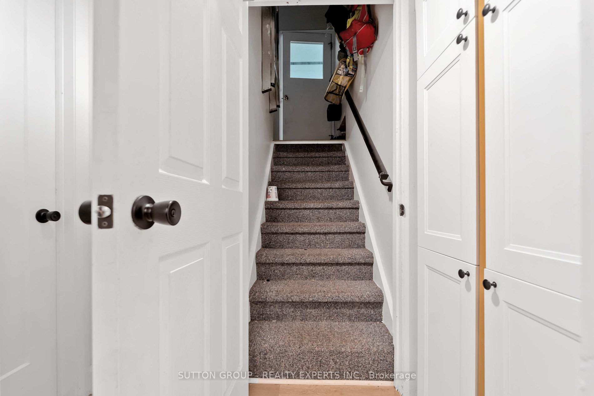 384 Victoria Road N