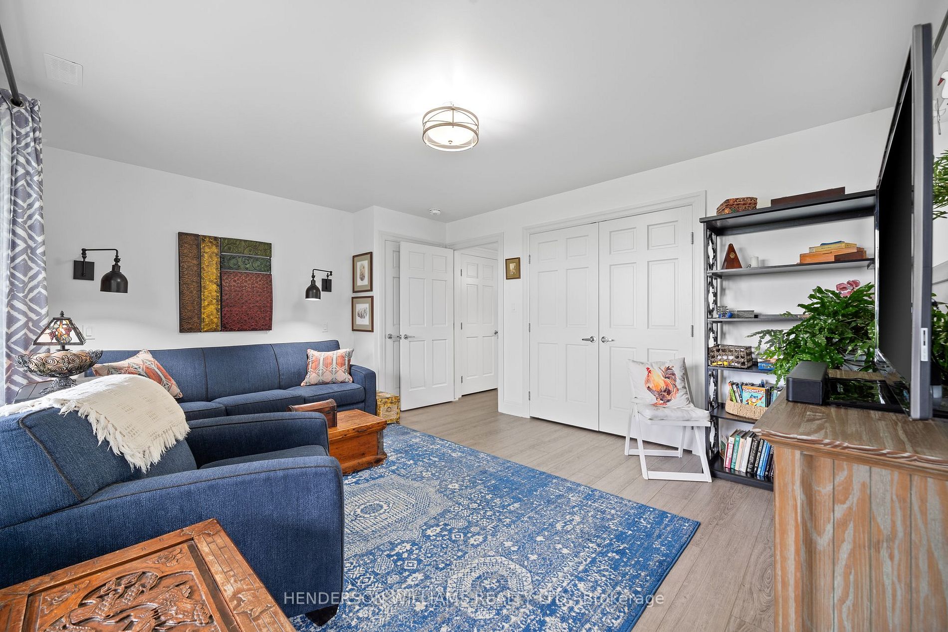 12399 Loyalist Pkwy