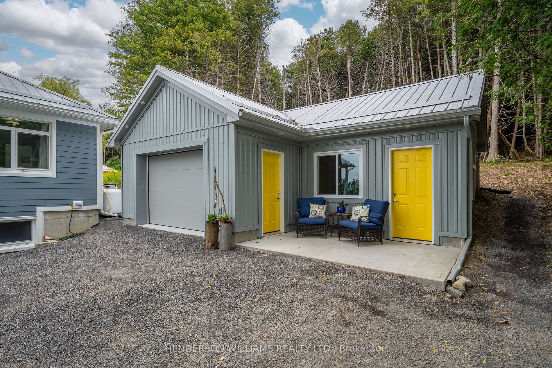 12399 Loyalist Pkwy