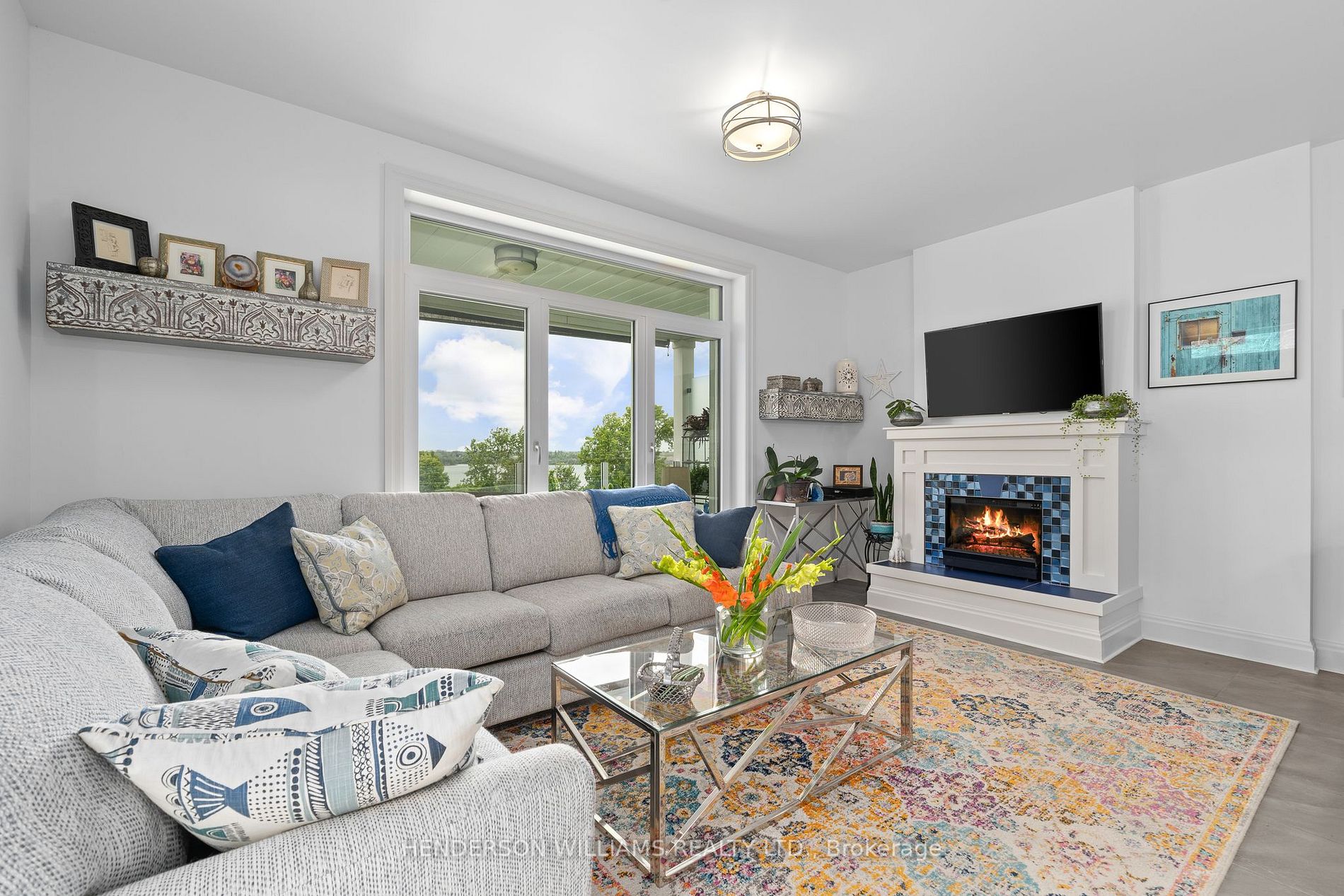 12399 Loyalist Pkwy