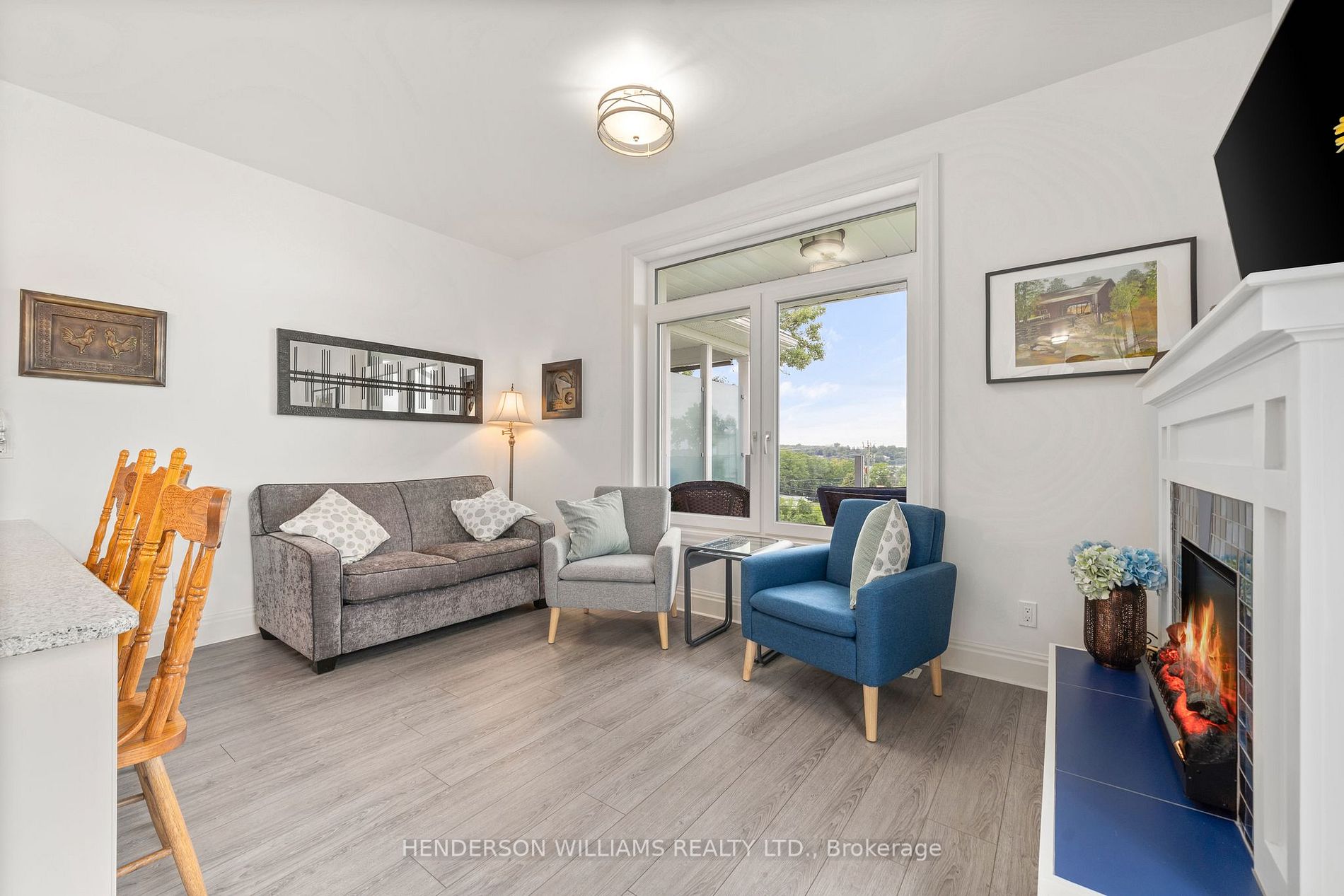 12399 Loyalist Pkwy
