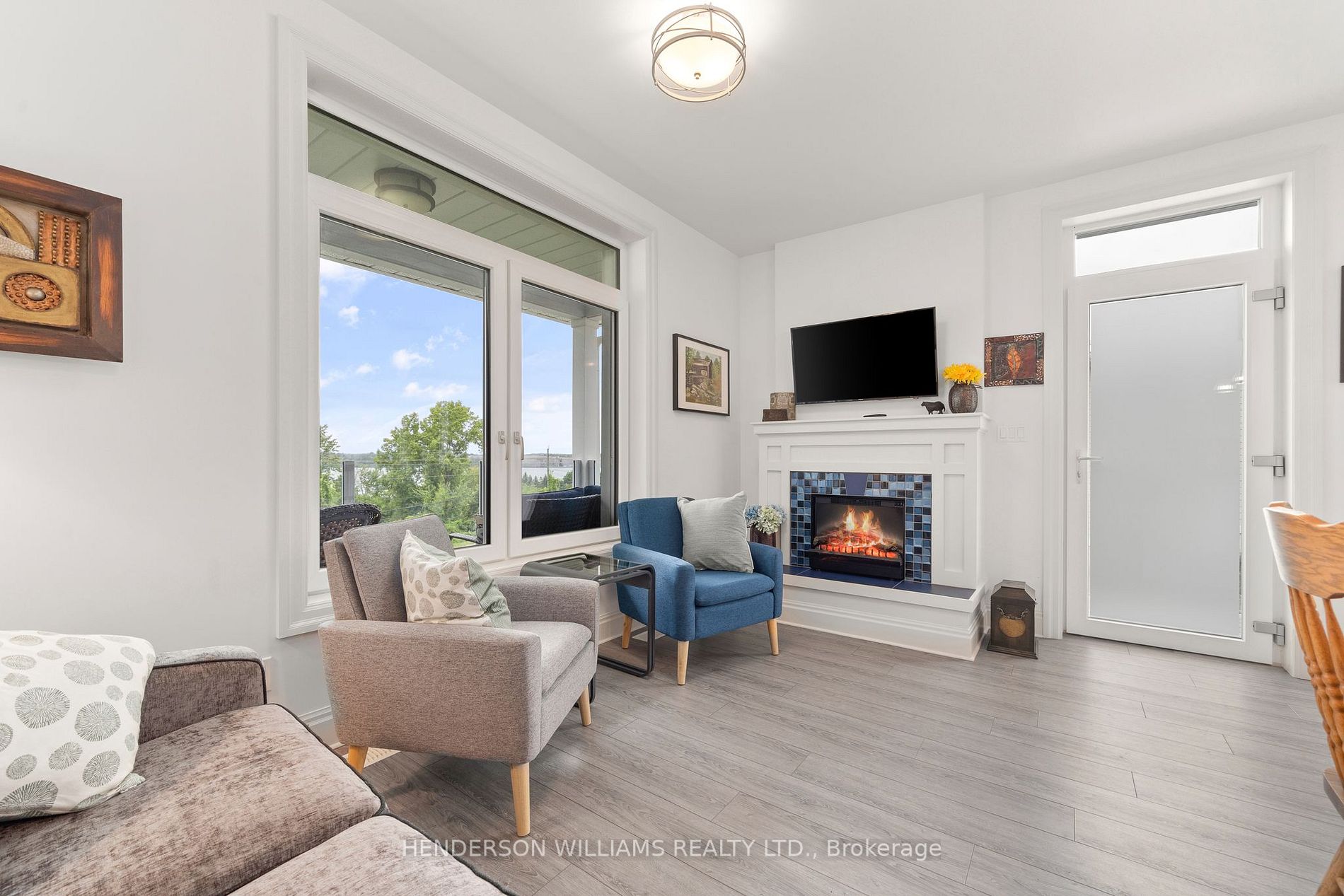 12399 Loyalist Pkwy