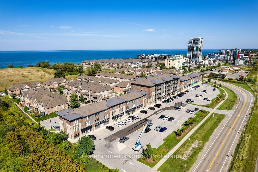520 North Service Rd, #203