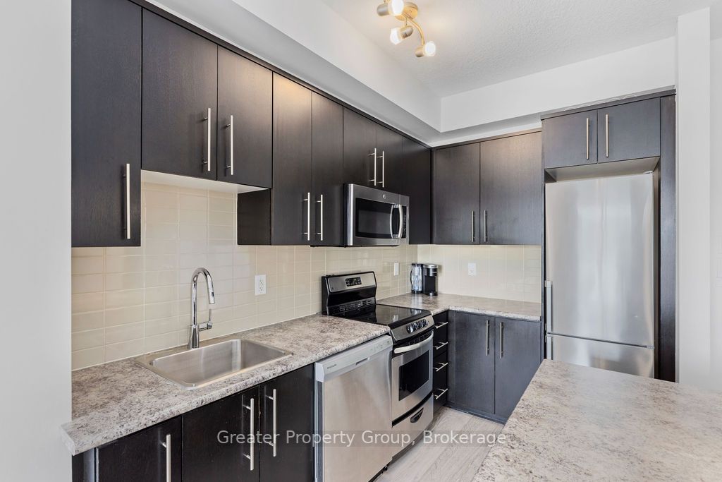 520 North Service Rd, #203