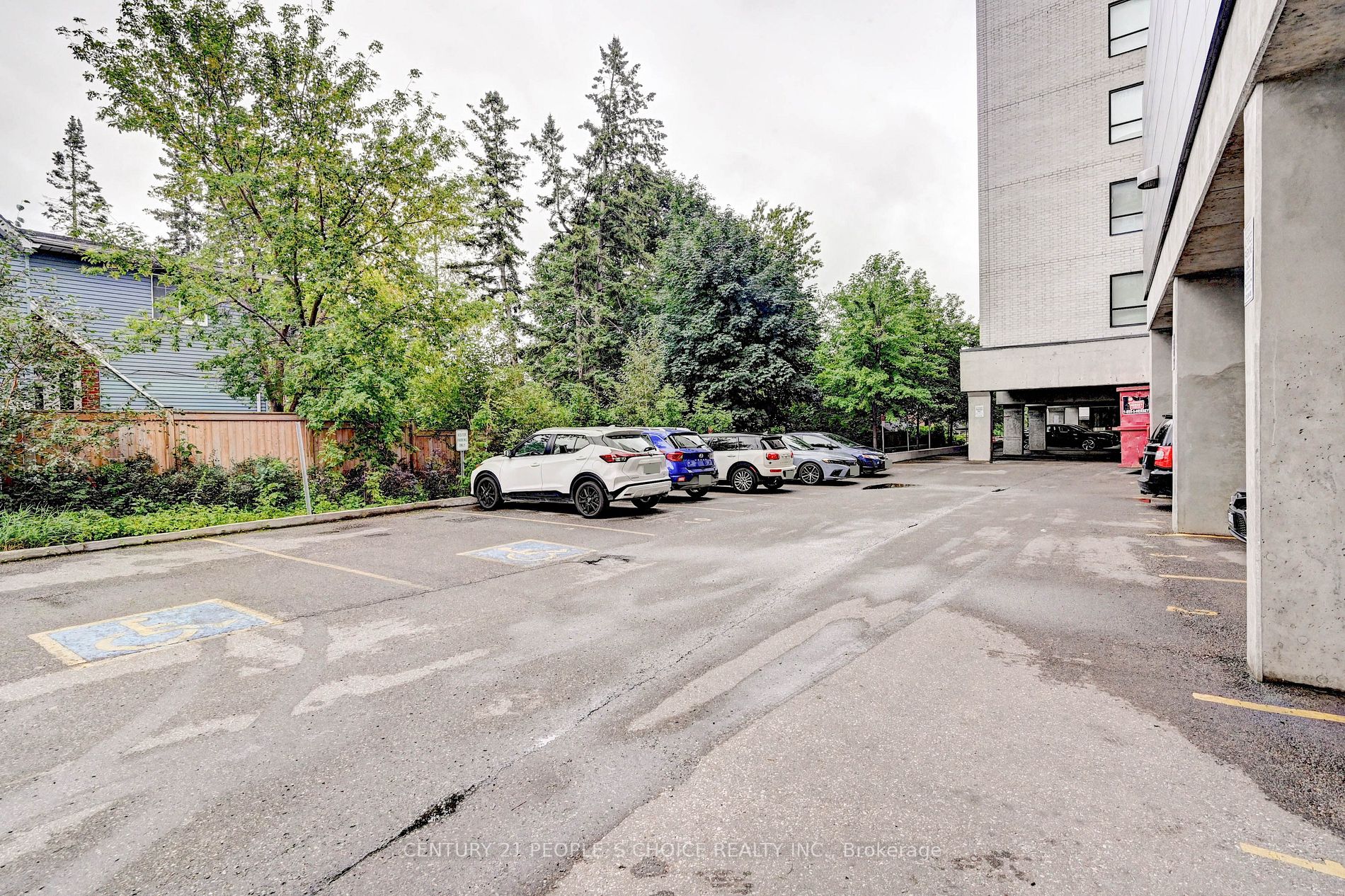 158 King Street N, #907