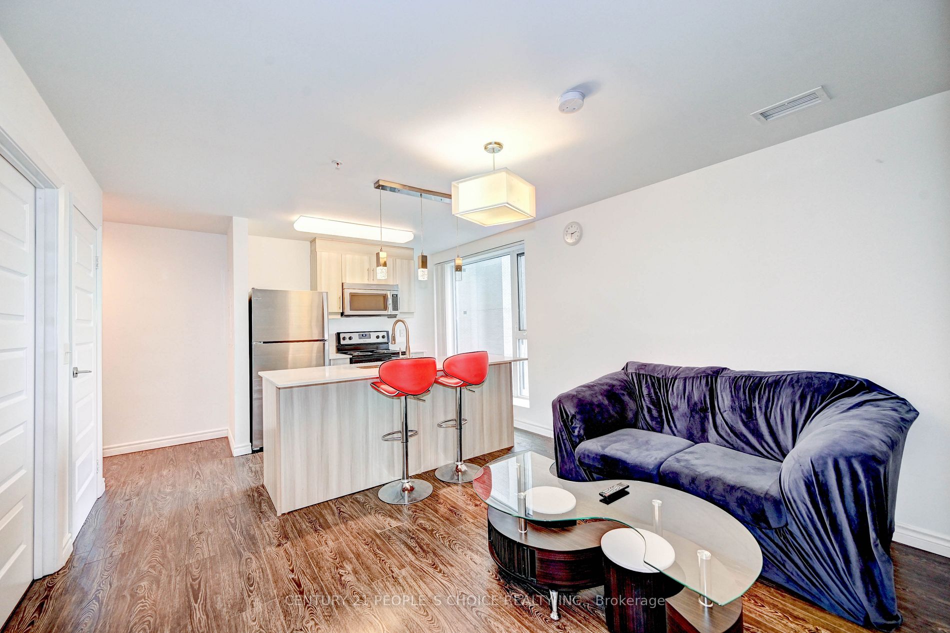 158 King Street N, #907