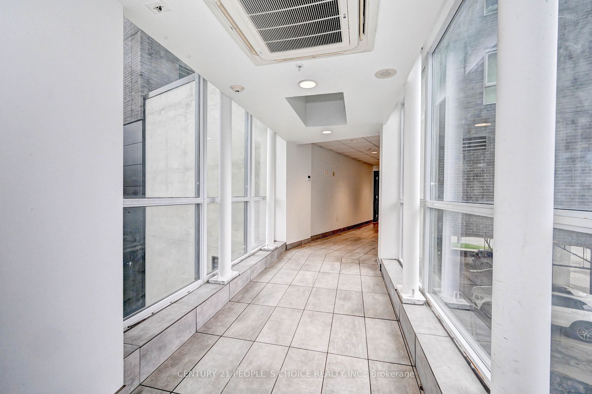 158 King Street N, #907