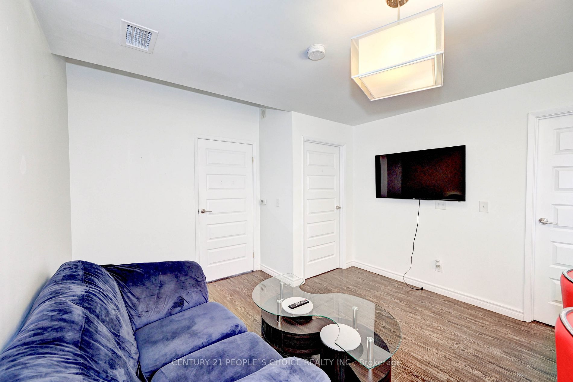 158 King Street N, #907