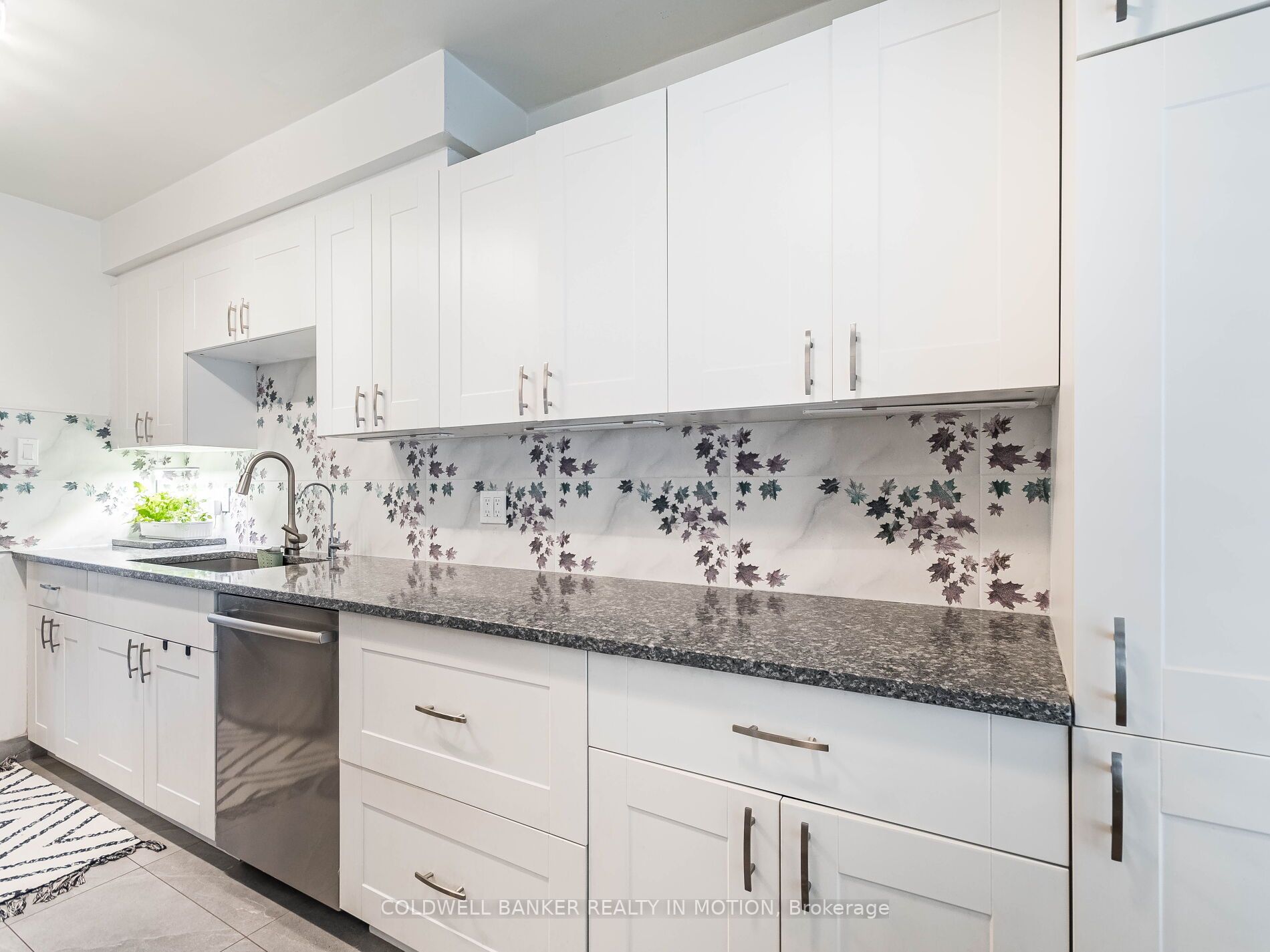 618 Barton Street, #18