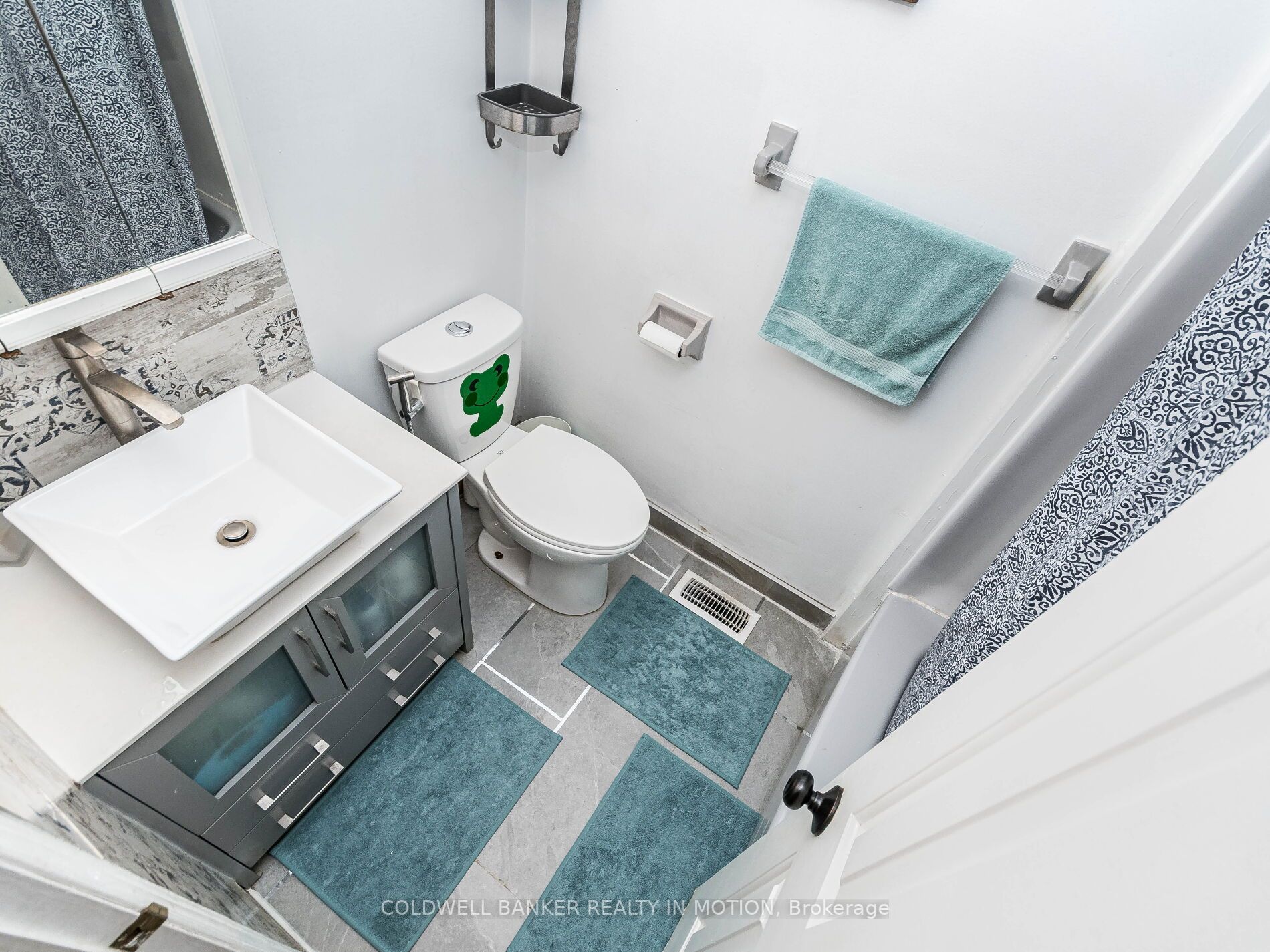 618 Barton Street, #18