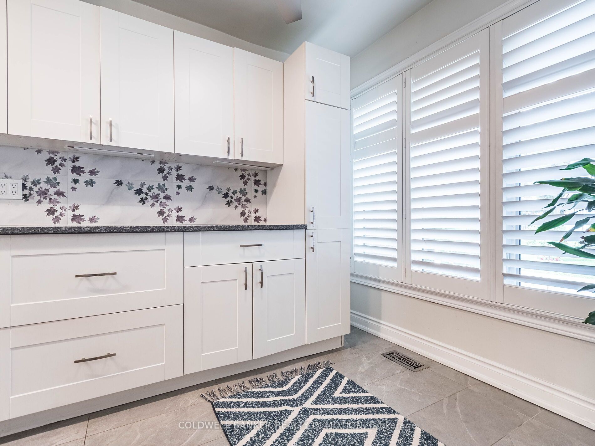 618 Barton Street, #18