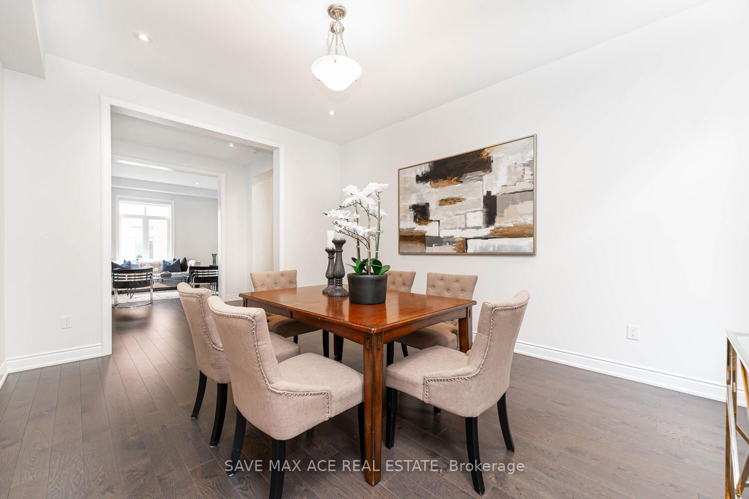 945 Pondcliffe Crt