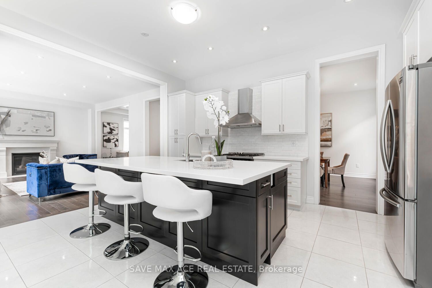 945 Pondcliffe Crt