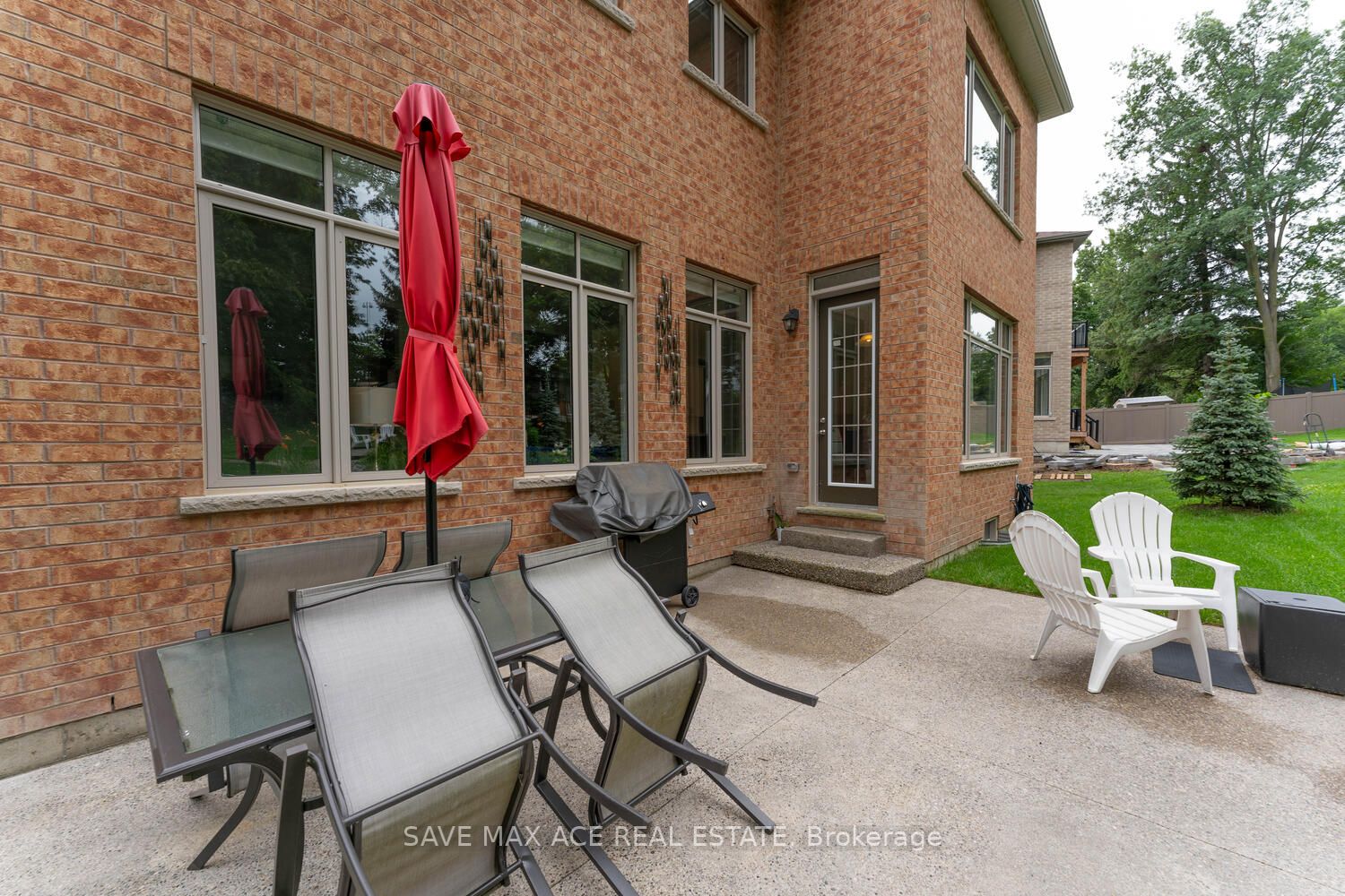 945 Pondcliffe Crt