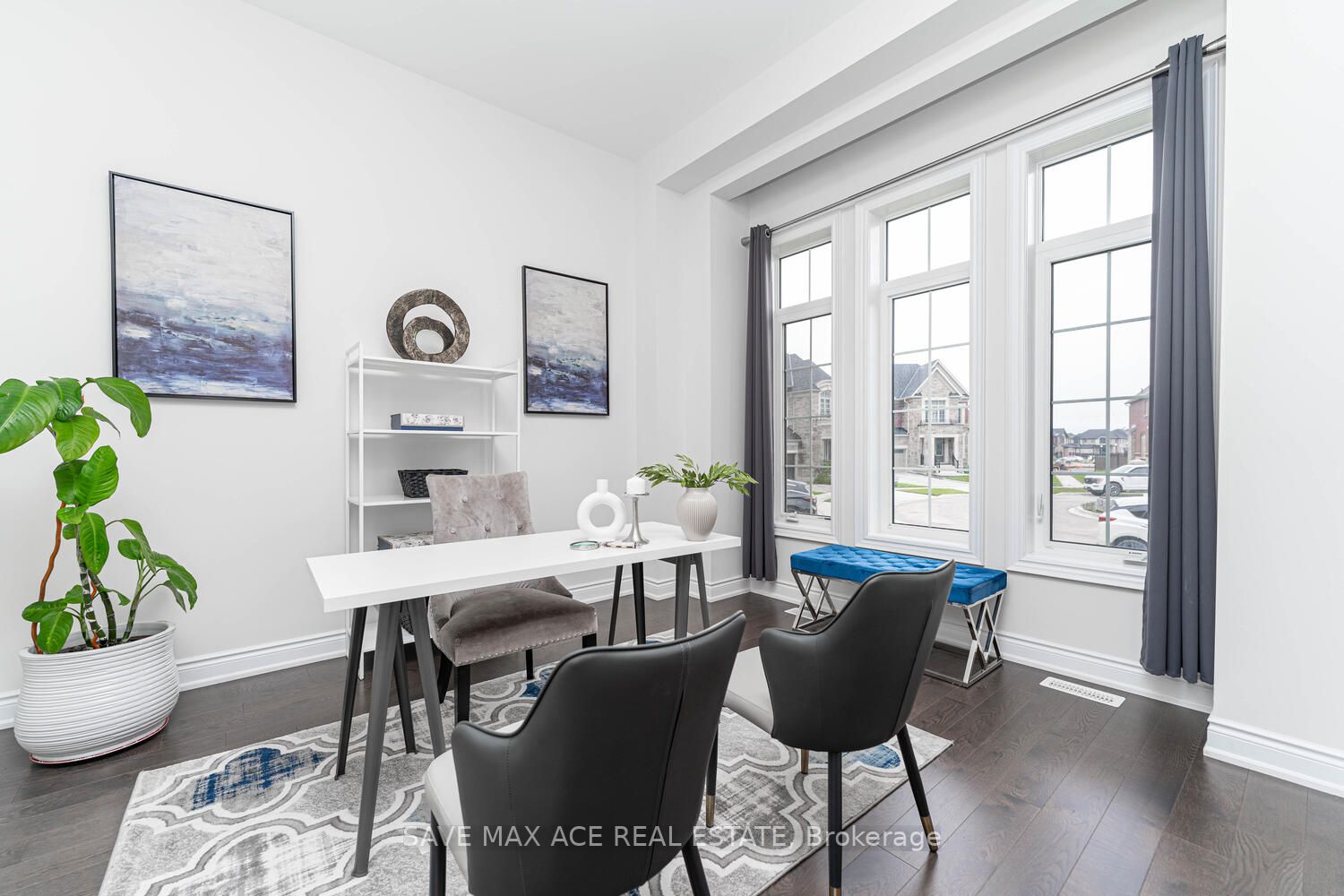 945 Pondcliffe Crt
