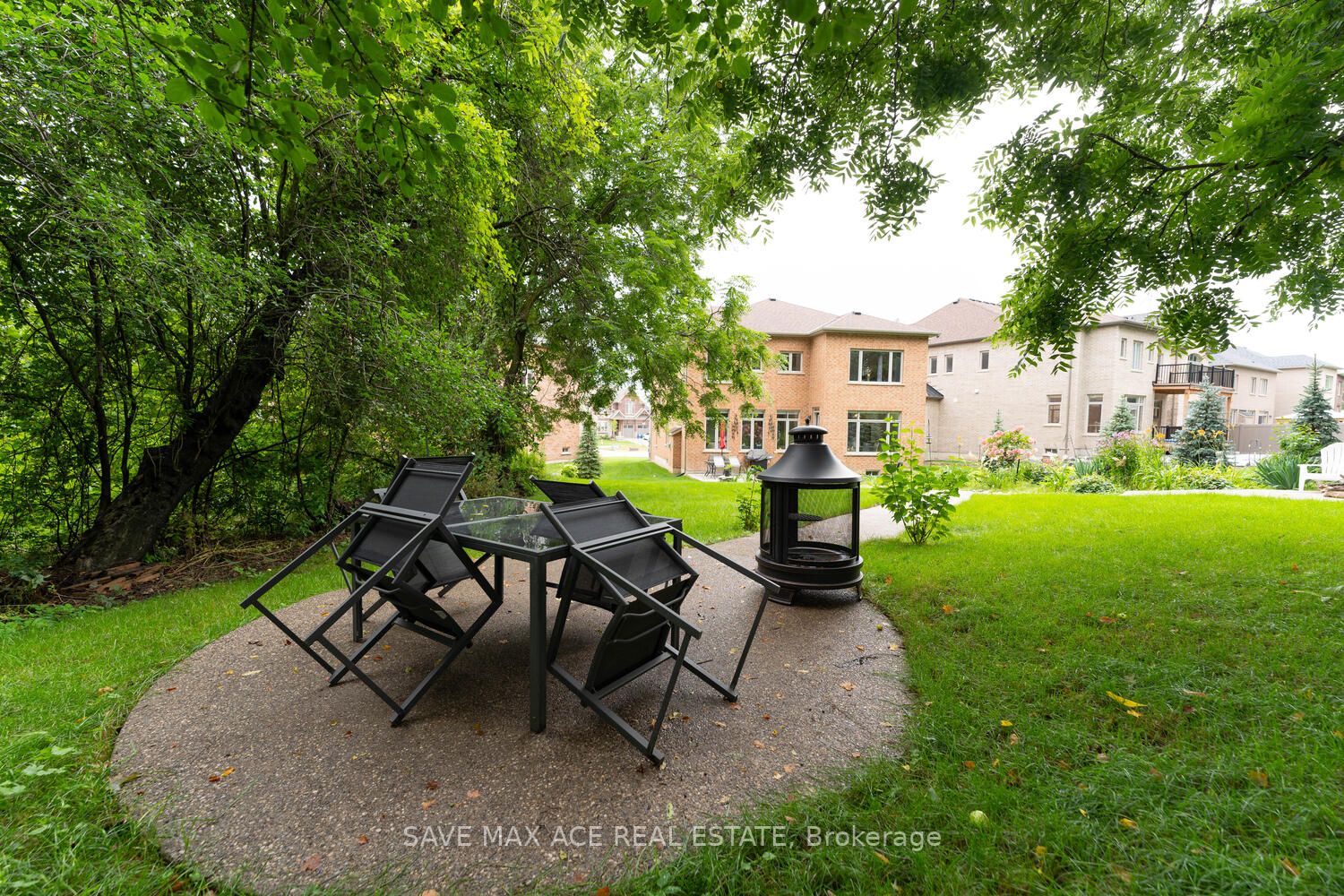 945 Pondcliffe Crt