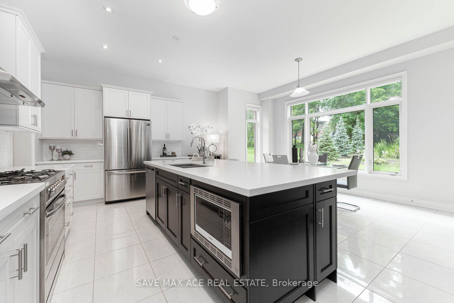 945 Pondcliffe Crt