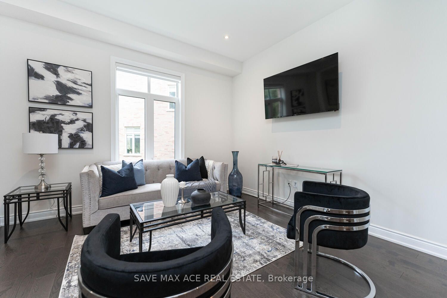 945 Pondcliffe Crt