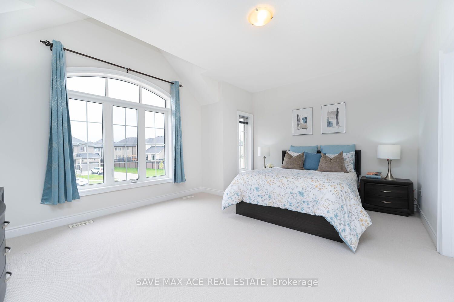 945 Pondcliffe Crt