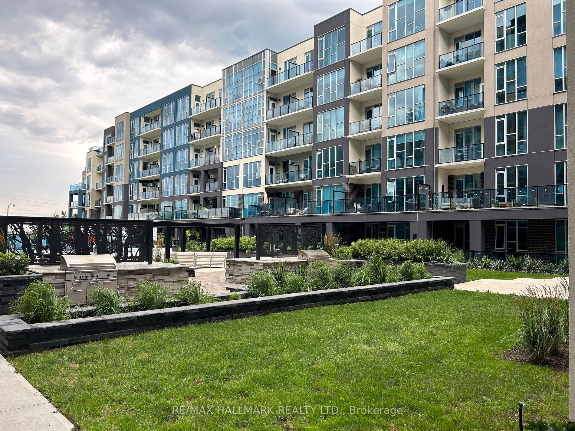 16 Concord Pl N, #503