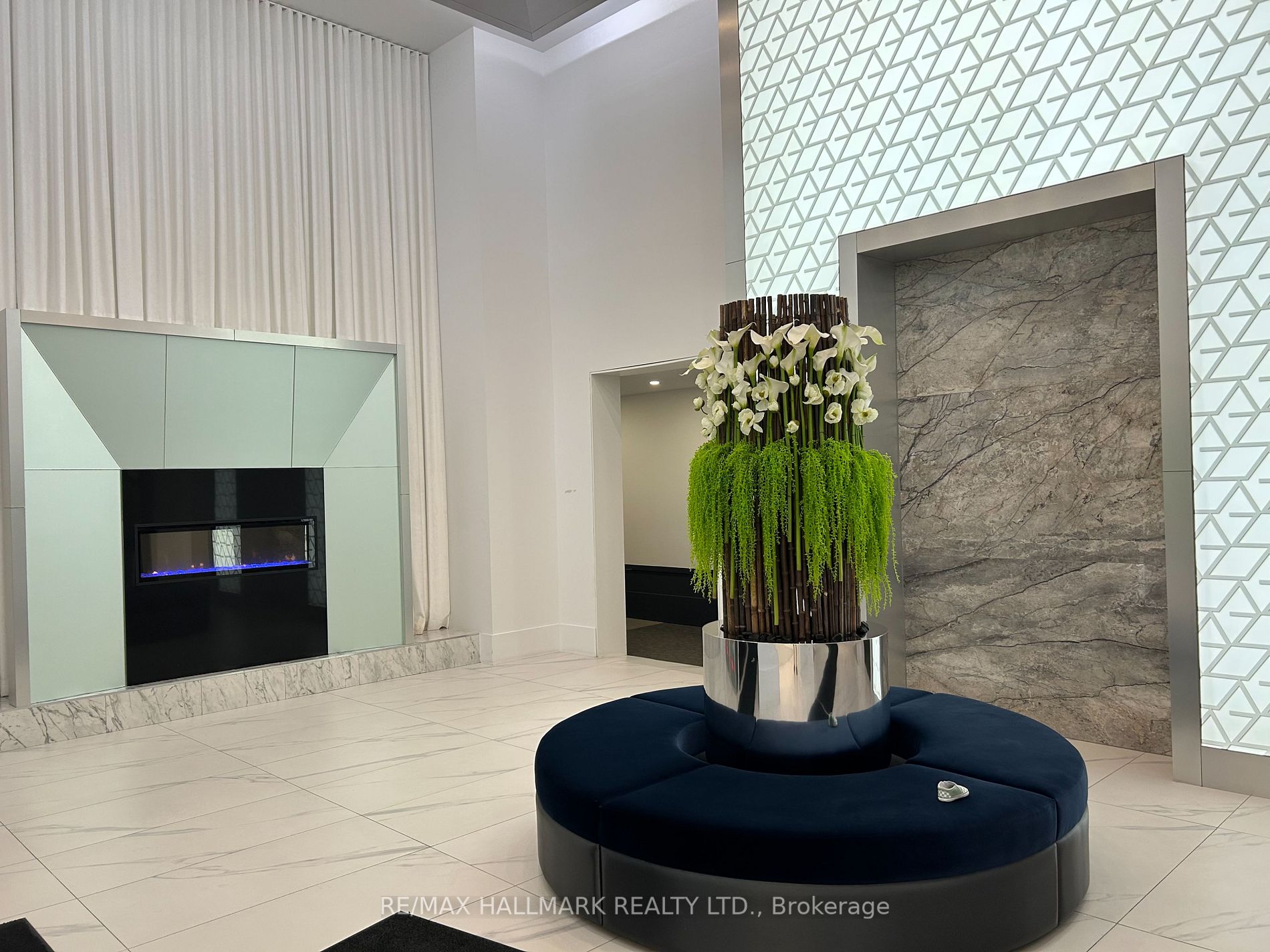 16 Concord Pl N, #503