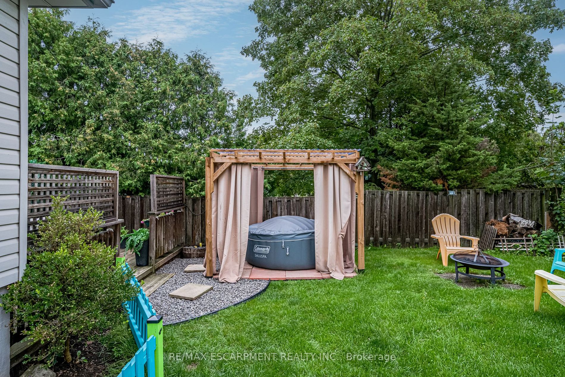 24 Sunrise Cres