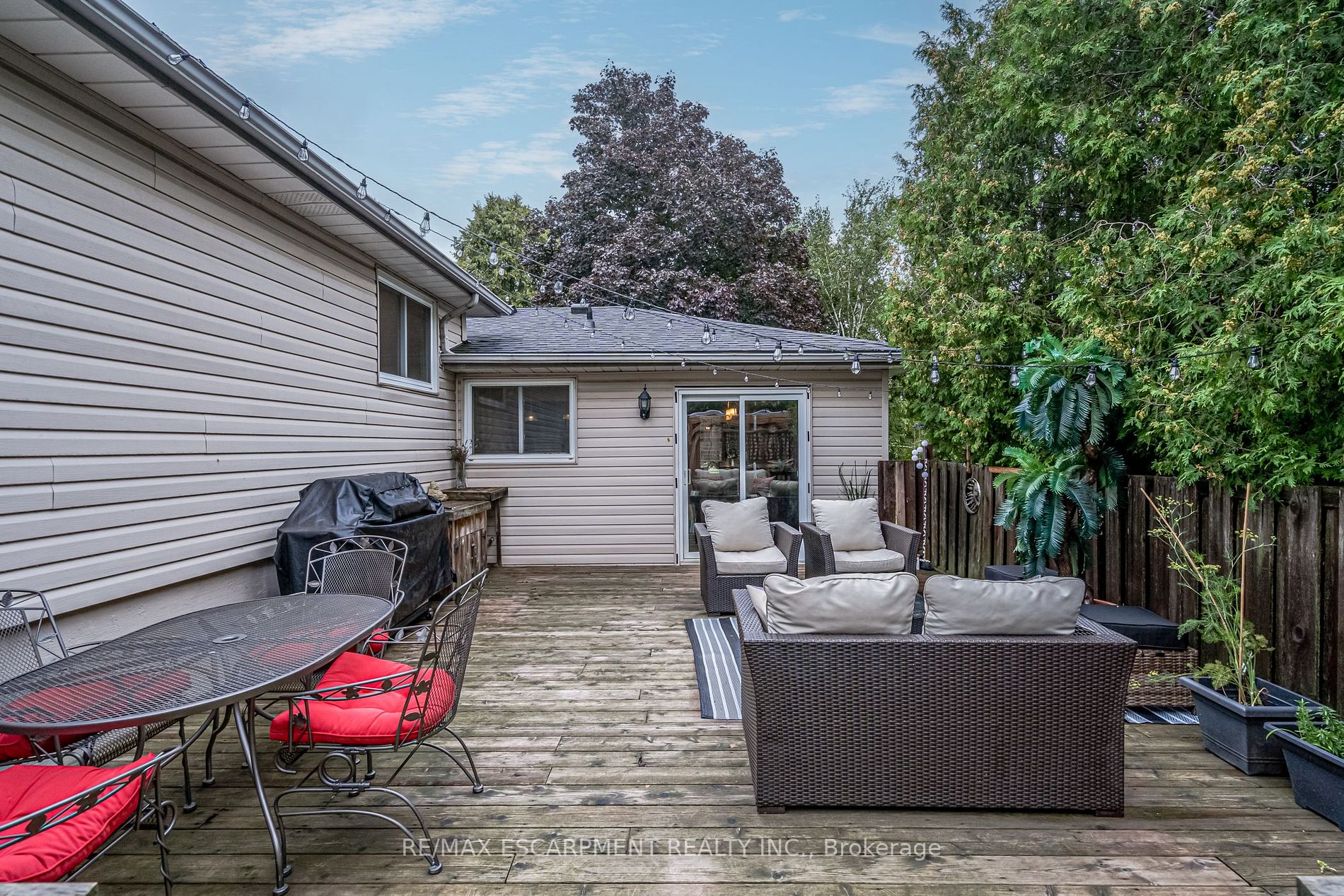 24 Sunrise Cres