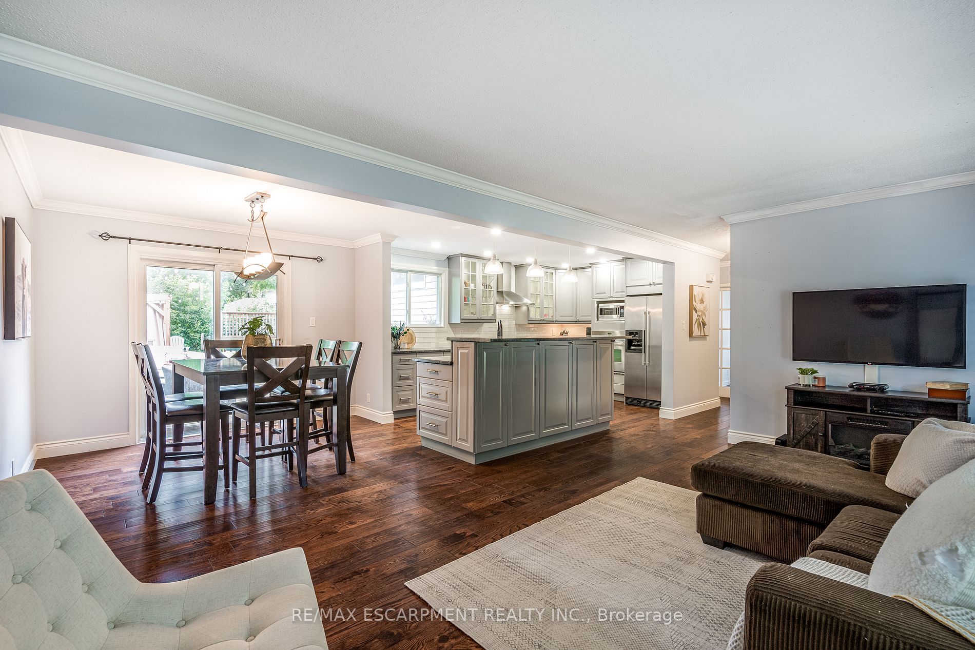 24 Sunrise Cres