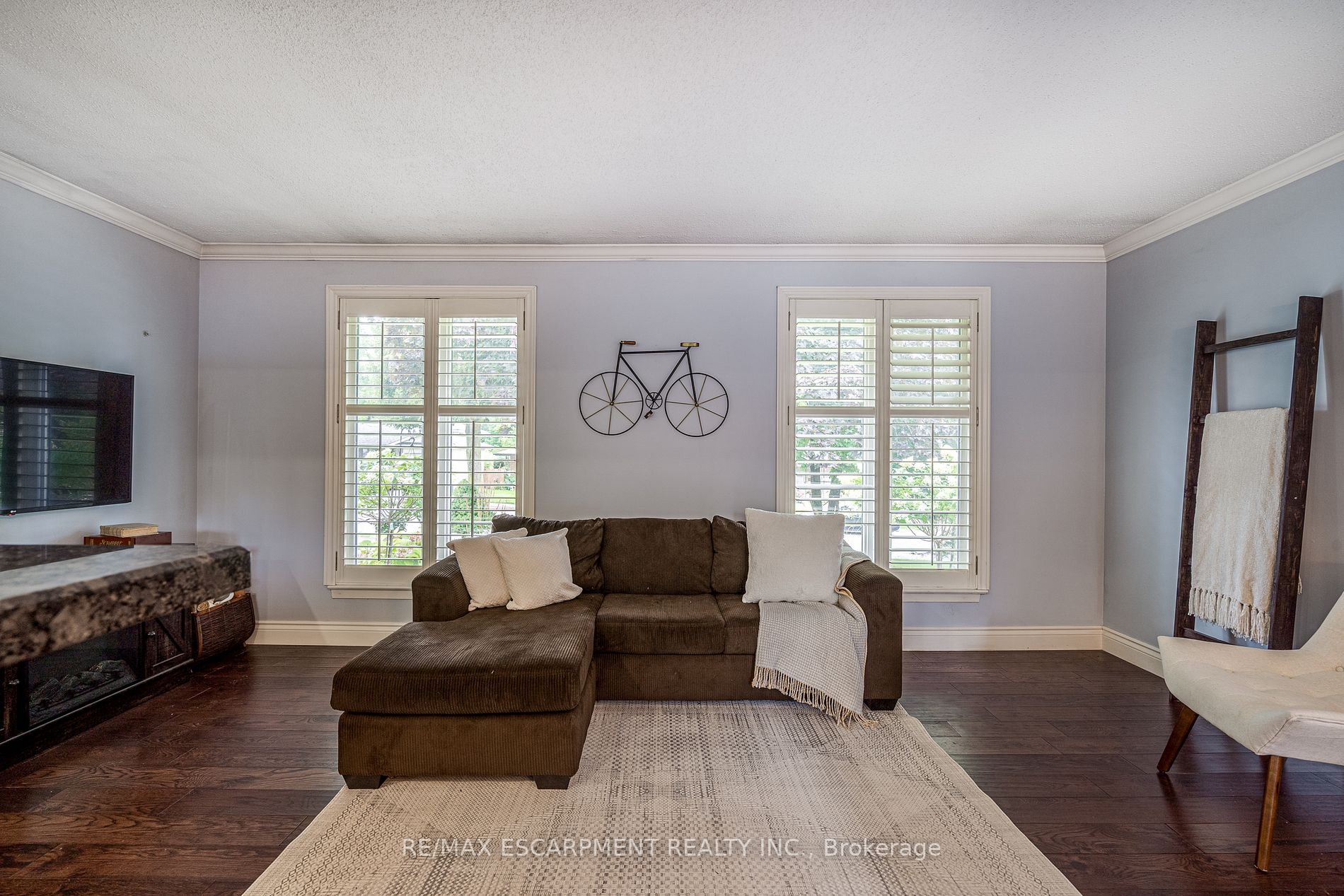24 Sunrise Cres