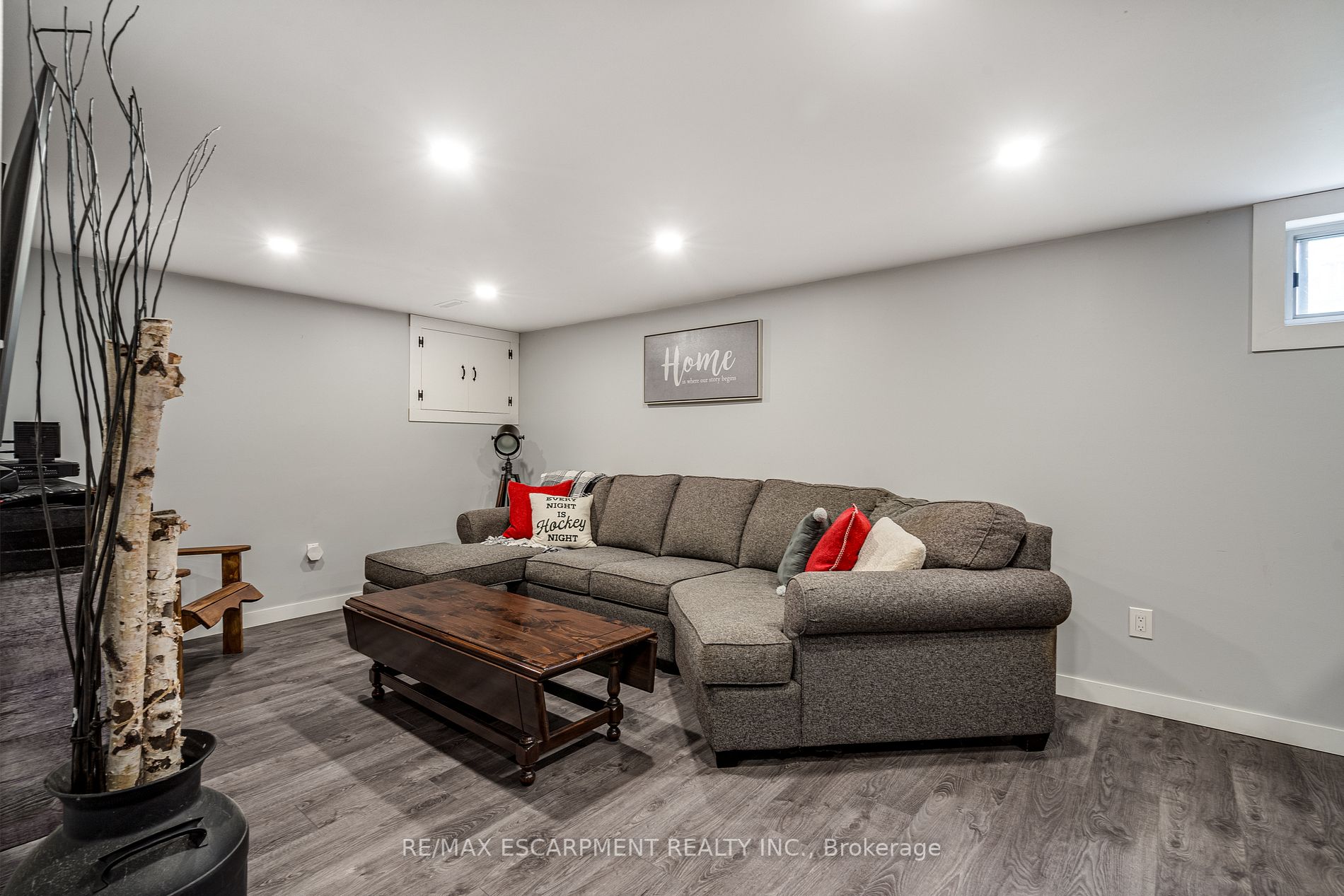 24 Sunrise Cres
