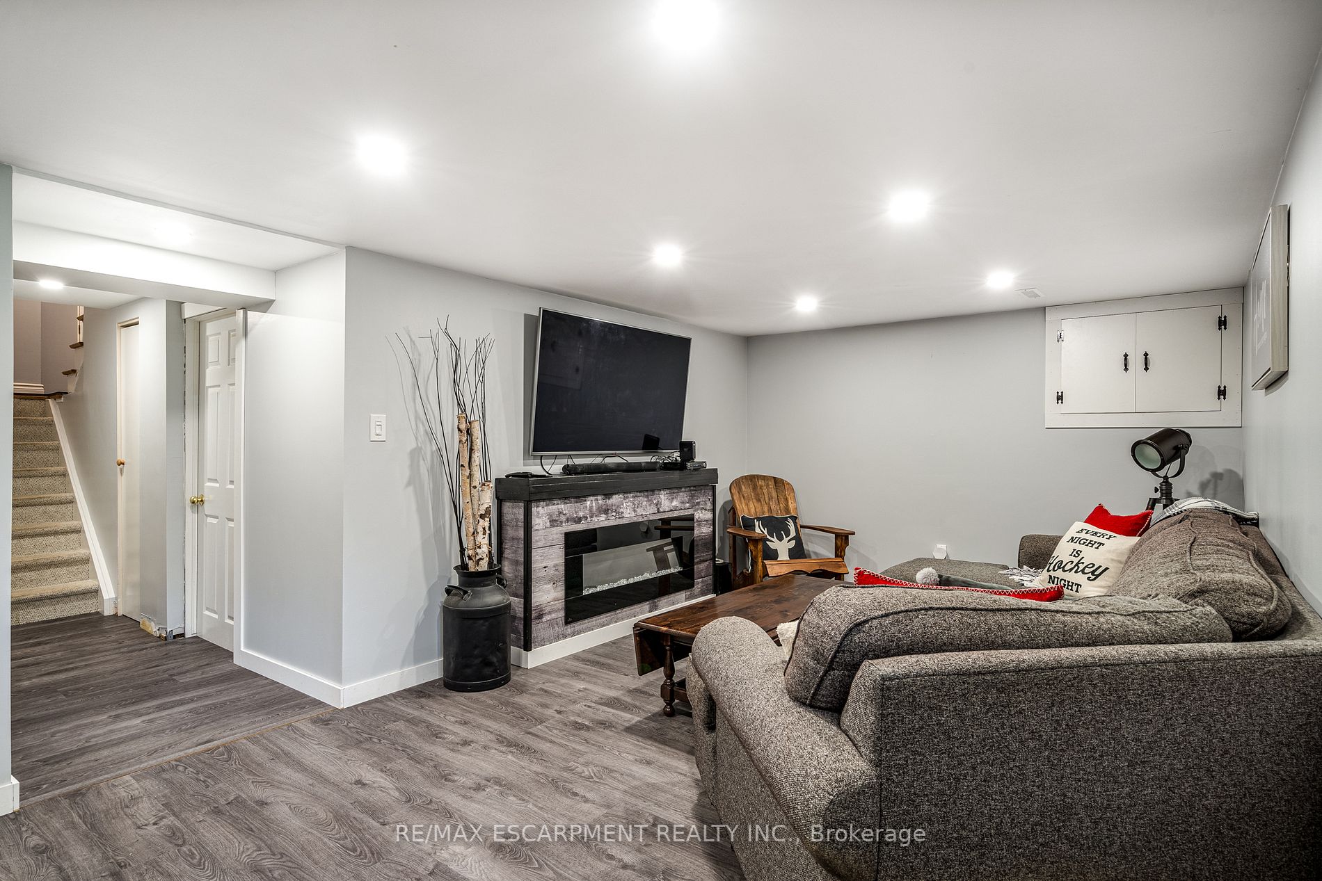 24 Sunrise Cres