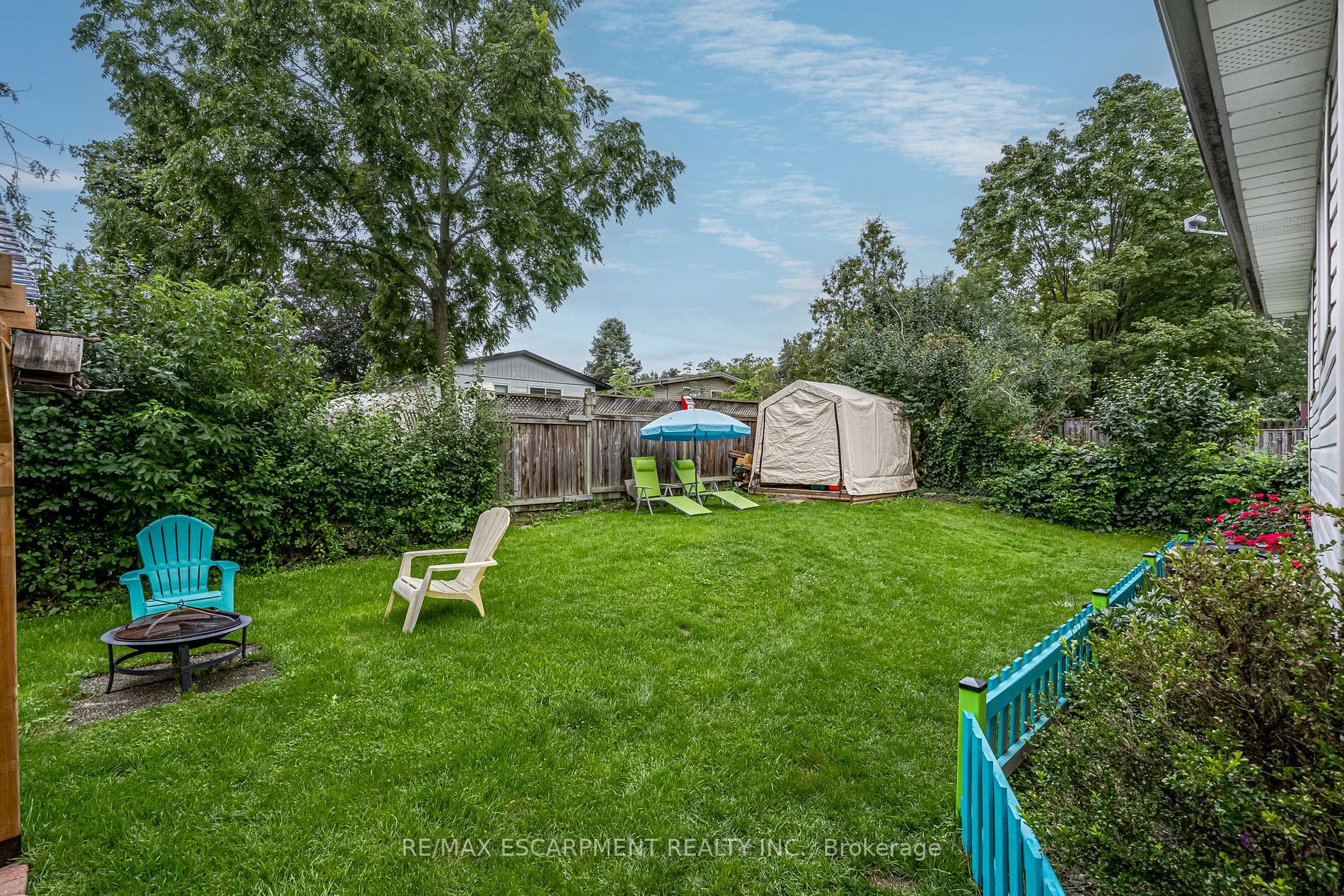 24 Sunrise Cres