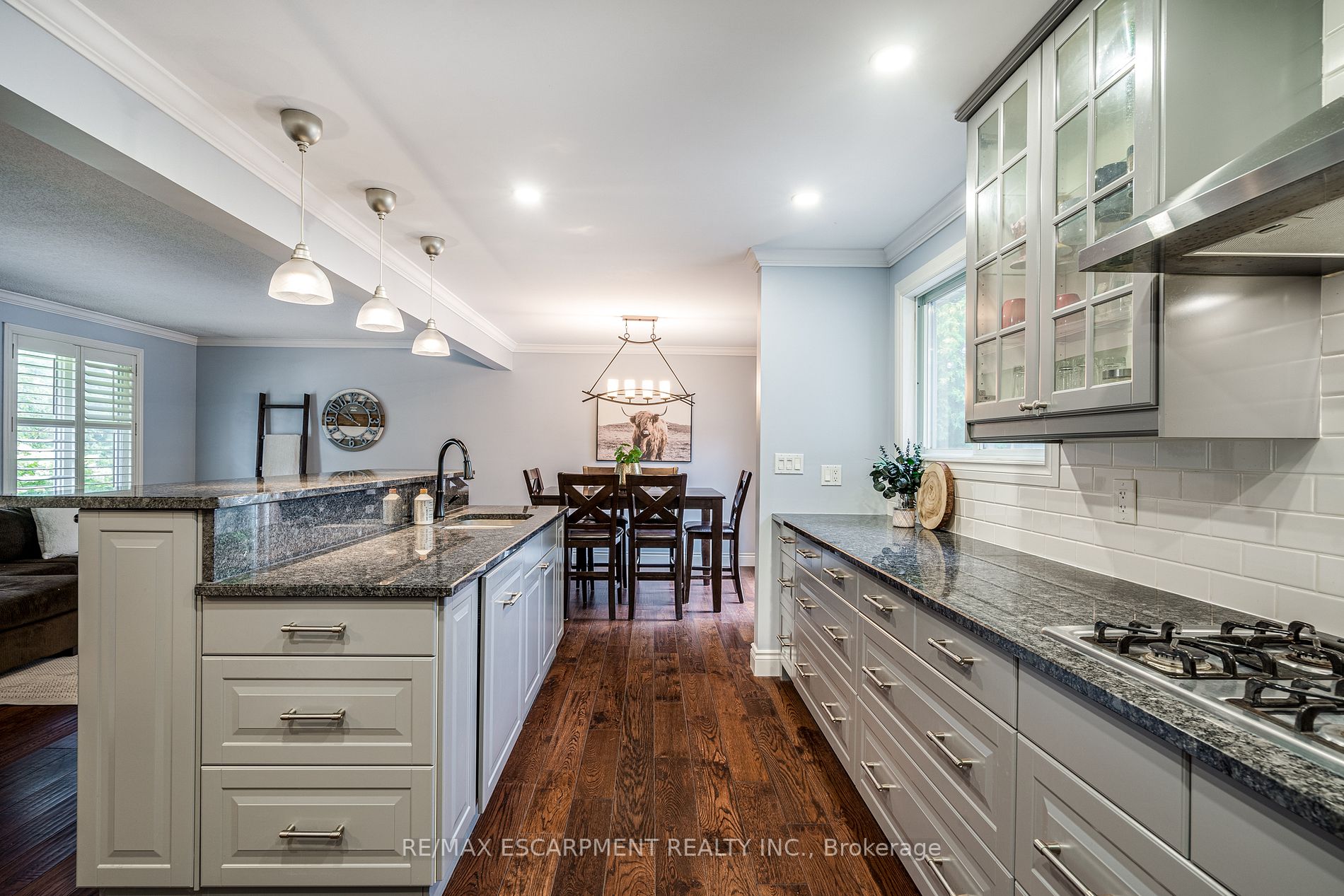 24 Sunrise Cres