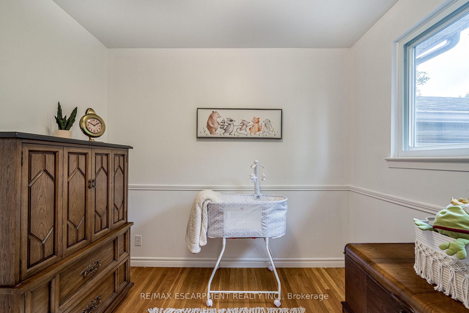 24 Sunrise Cres