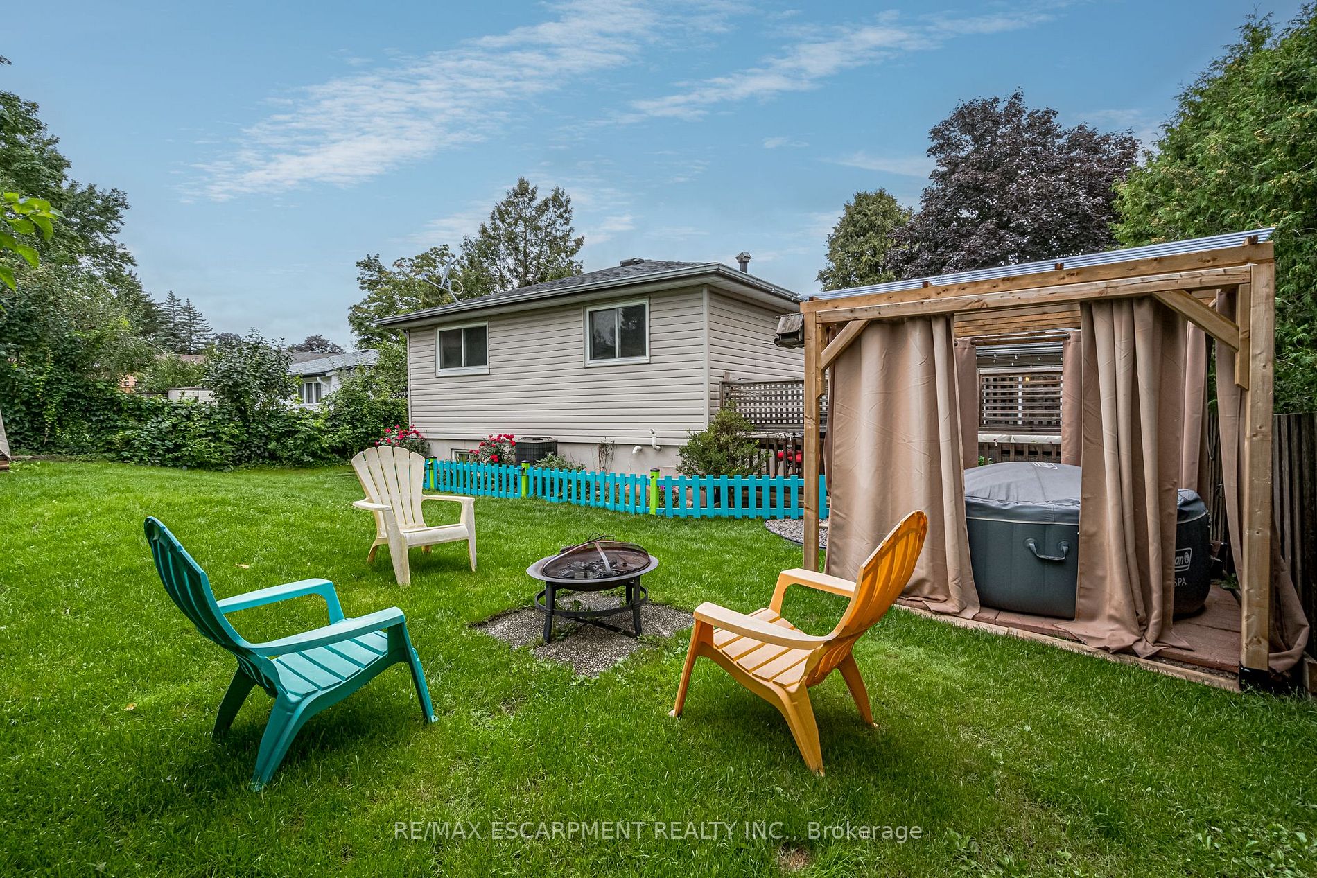 24 Sunrise Cres