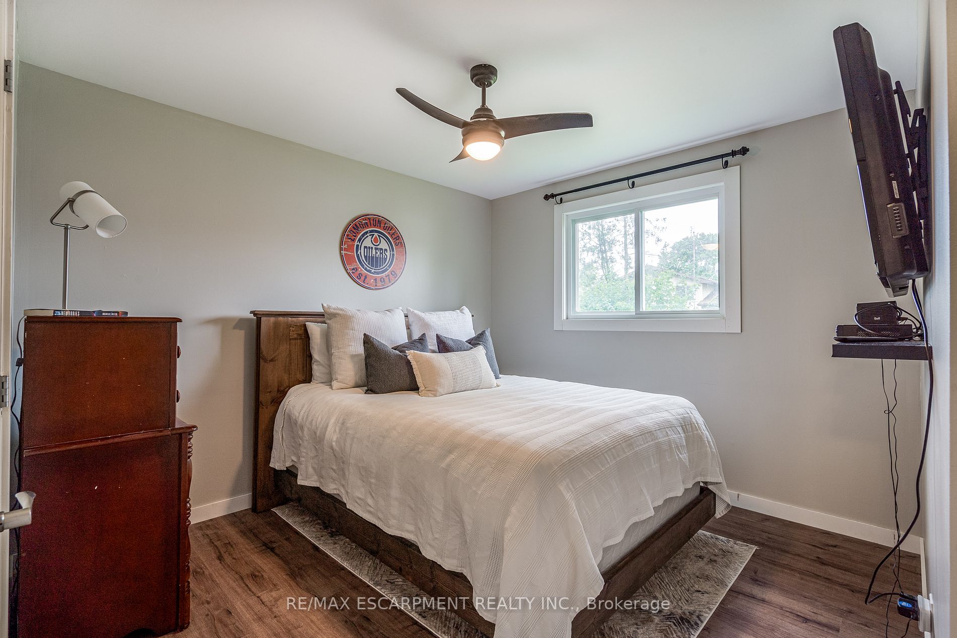 24 Sunrise Cres