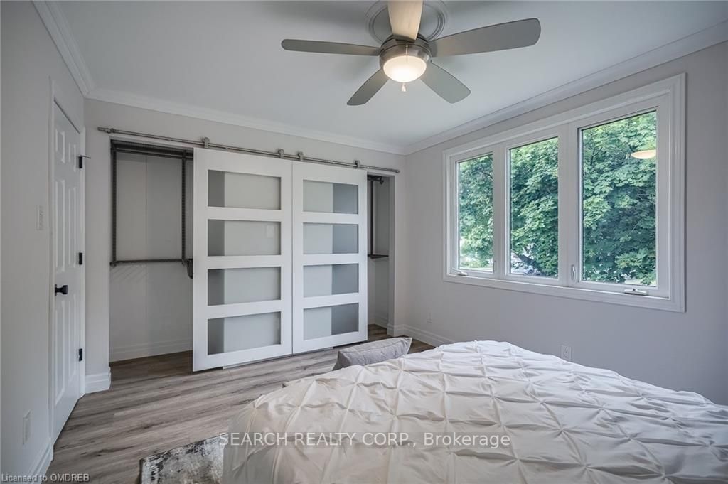 1 Shoreline Dr
